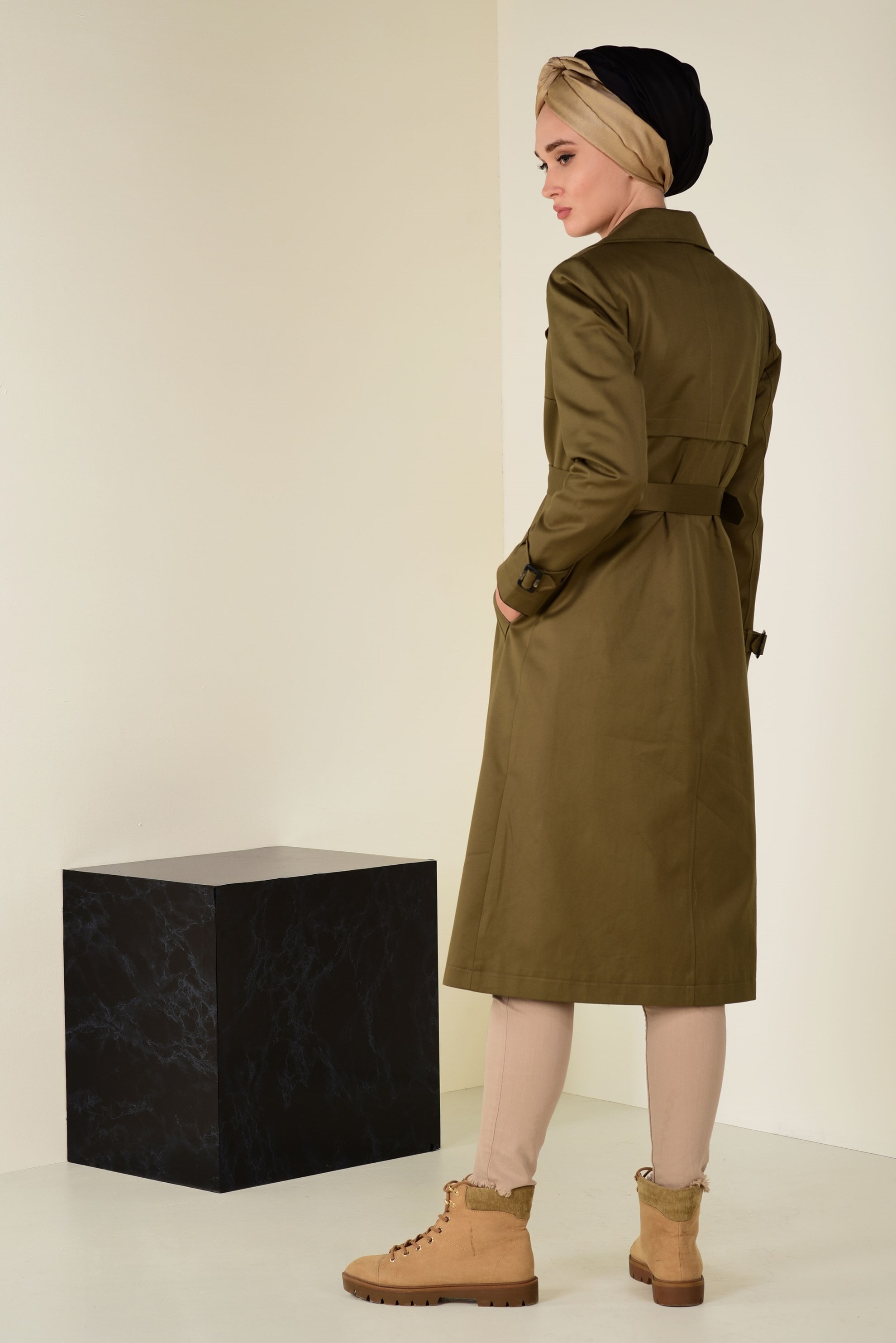 Tesettür giyim YEŞİL DÜĞMELİ PAMUKLU TRENÇKOT 1333