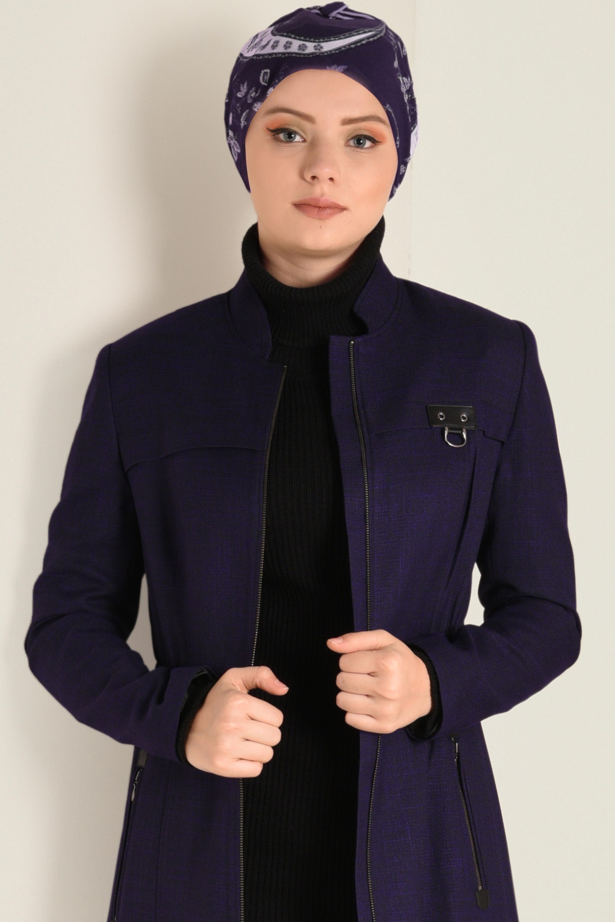 Tesettür giyim MOR BELİ BÜZGÜLÜ FERMUARLI TRENÇKOT 1336