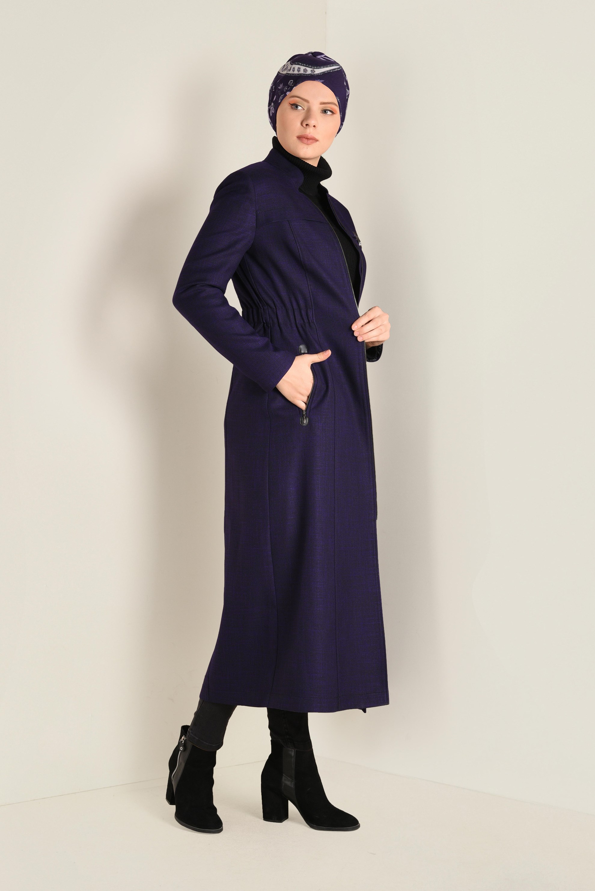 Tesettür giyim MOR BELİ BÜZGÜLÜ FERMUARLI TRENÇKOT 1336