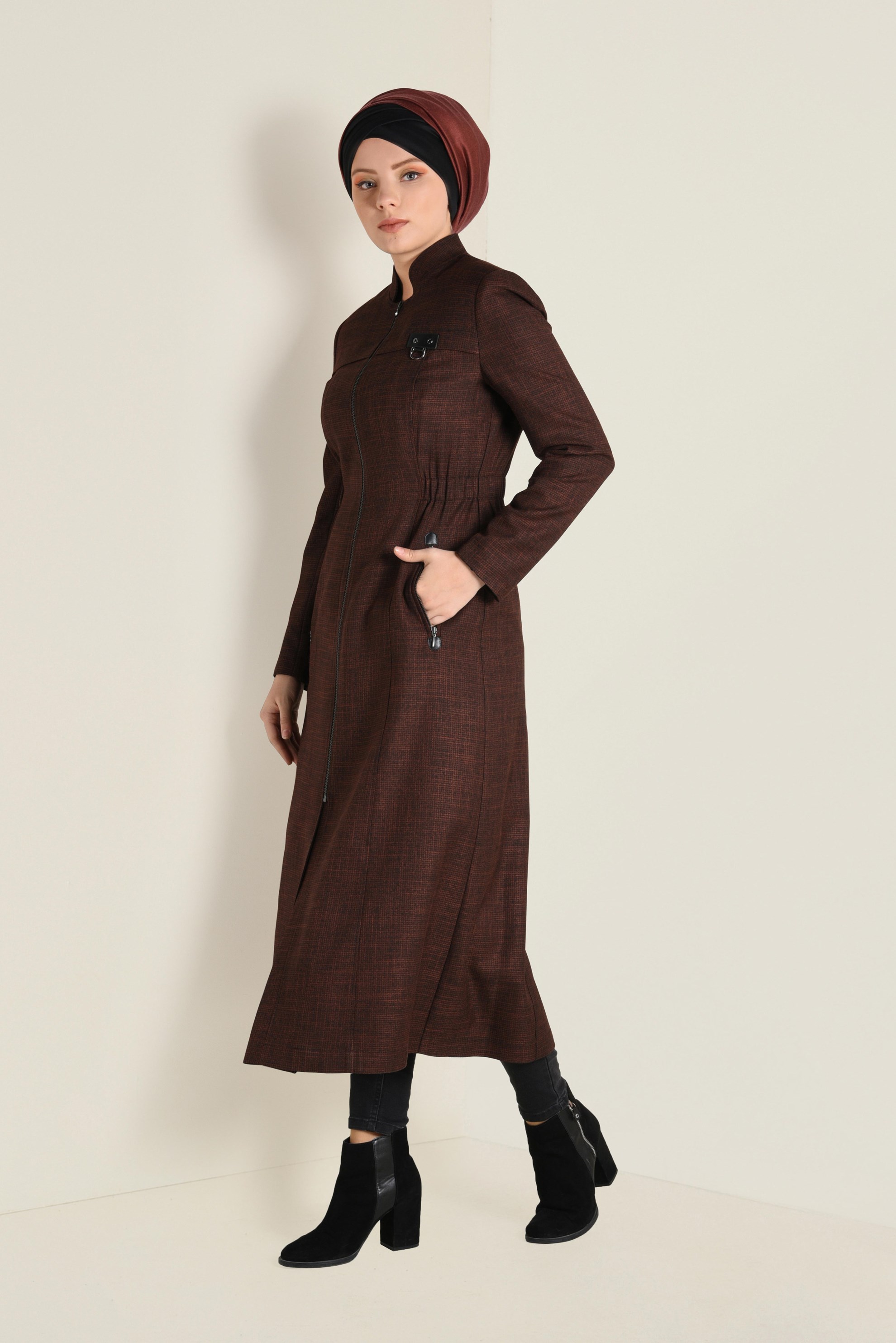 Tesettür giyim TURUNCU BELİ BÜZGÜLÜ FERMUARLI TRENÇKOT 1336