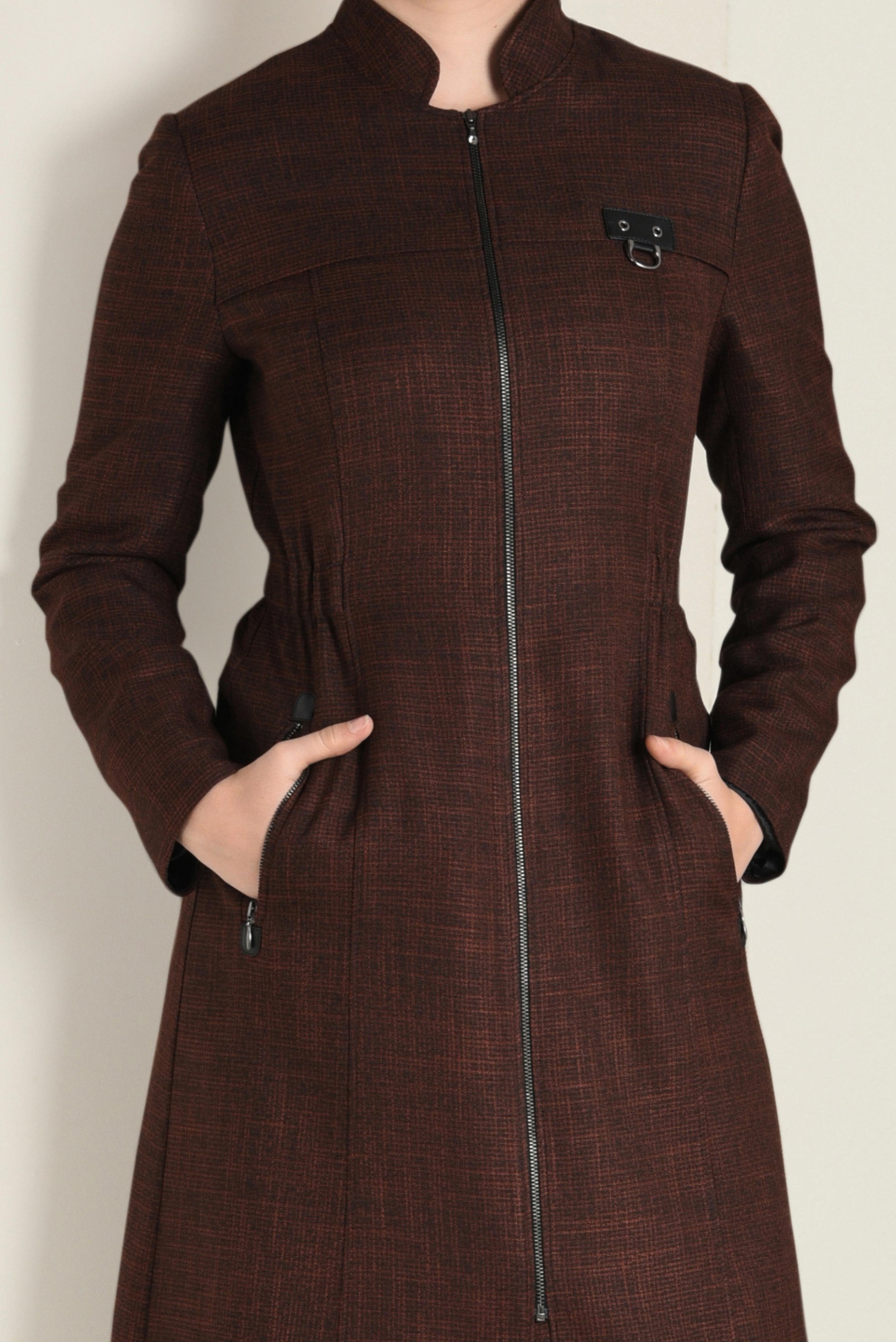 Tesettür giyim TURUNCU BELİ BÜZGÜLÜ FERMUARLI TRENÇKOT 1336