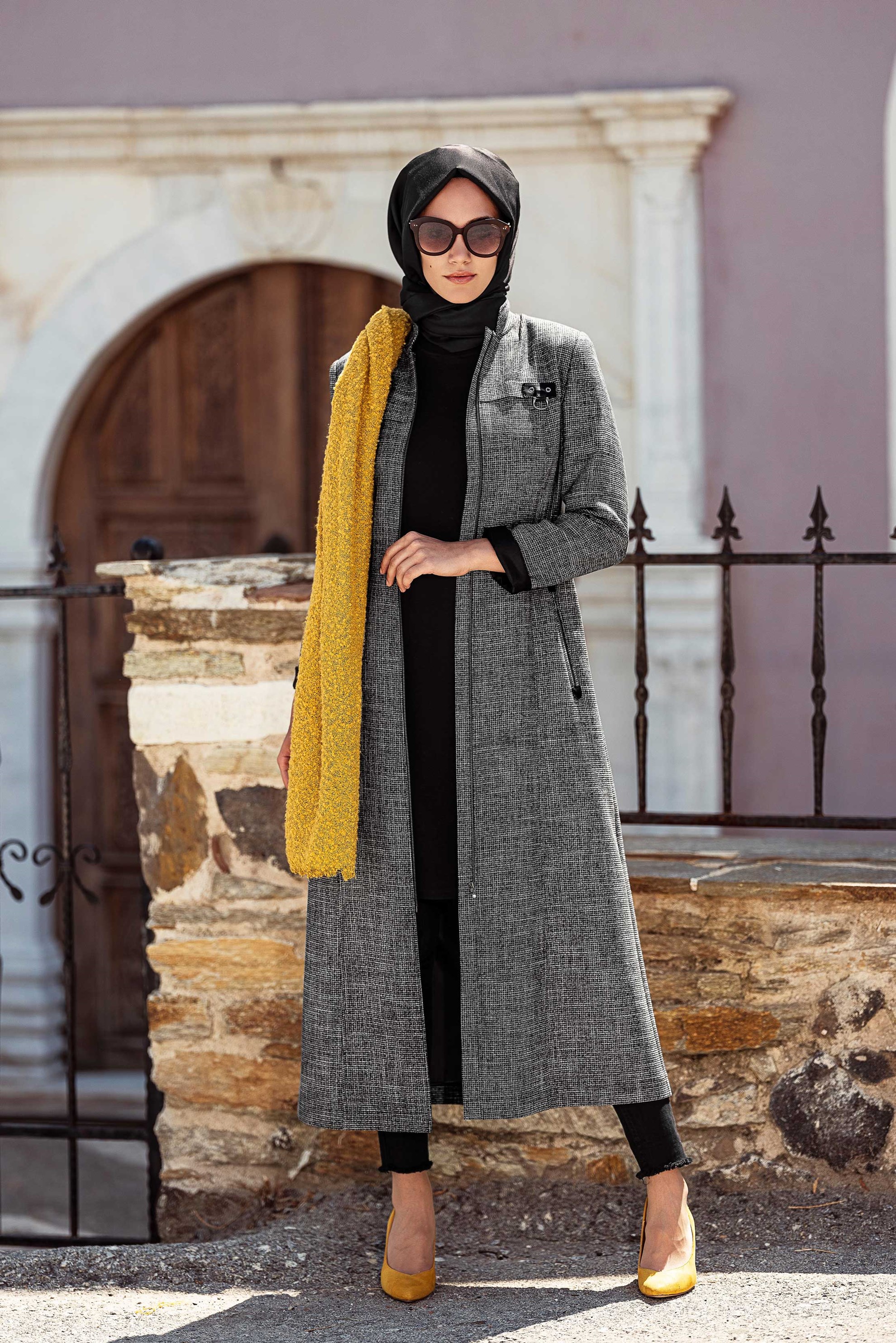 Tesettür giyim SİYAH BELİ BÜZGÜLÜ FERMUARLI TRENÇKOT 1336