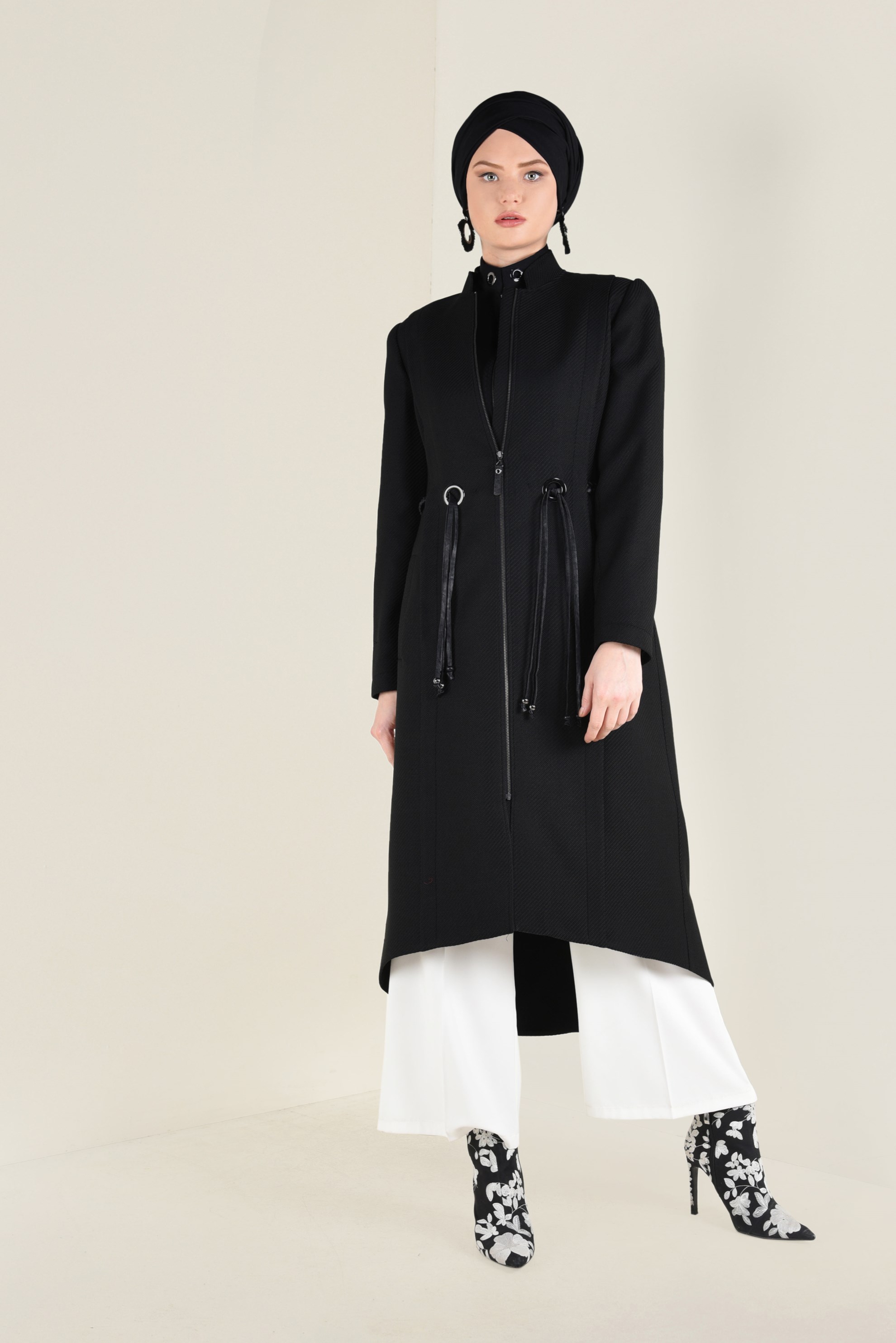 Tesettür giyim SİYAH DERİ KEMERLİ FERMUARLI TRENÇKOT 1339