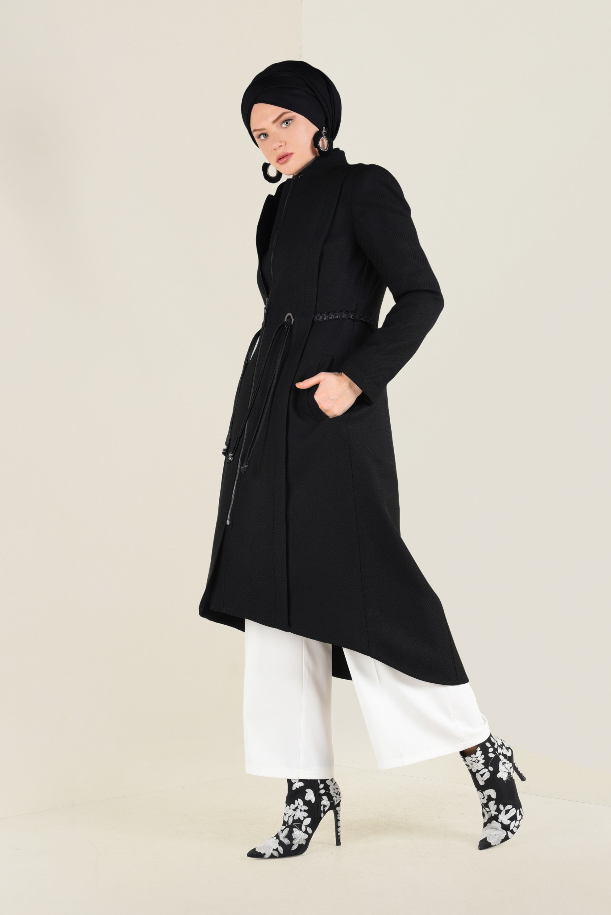 Tesettür giyim SİYAH DERİ KEMERLİ FERMUARLI TRENÇKOT 1339