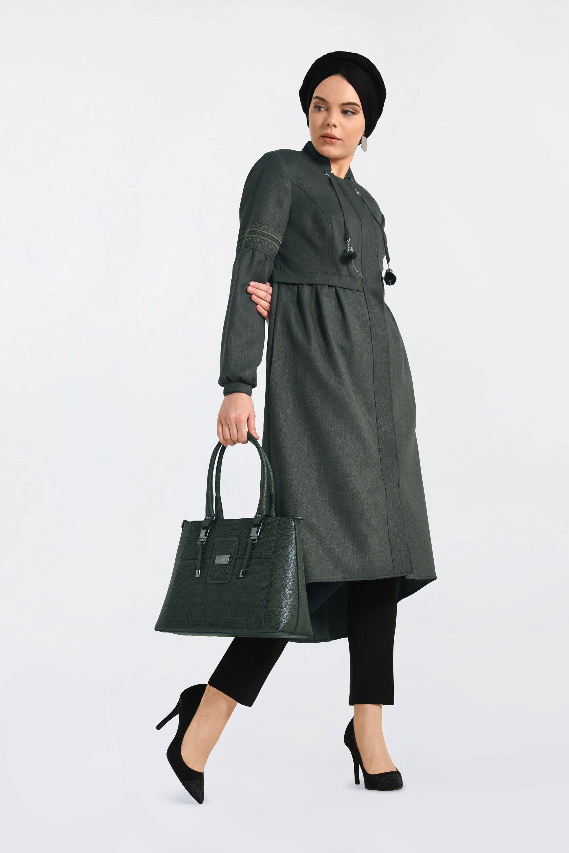 Tesettür giyim HAKİ İŞLEME DETAYLI DÜĞMELİ TRENÇKOT 1350