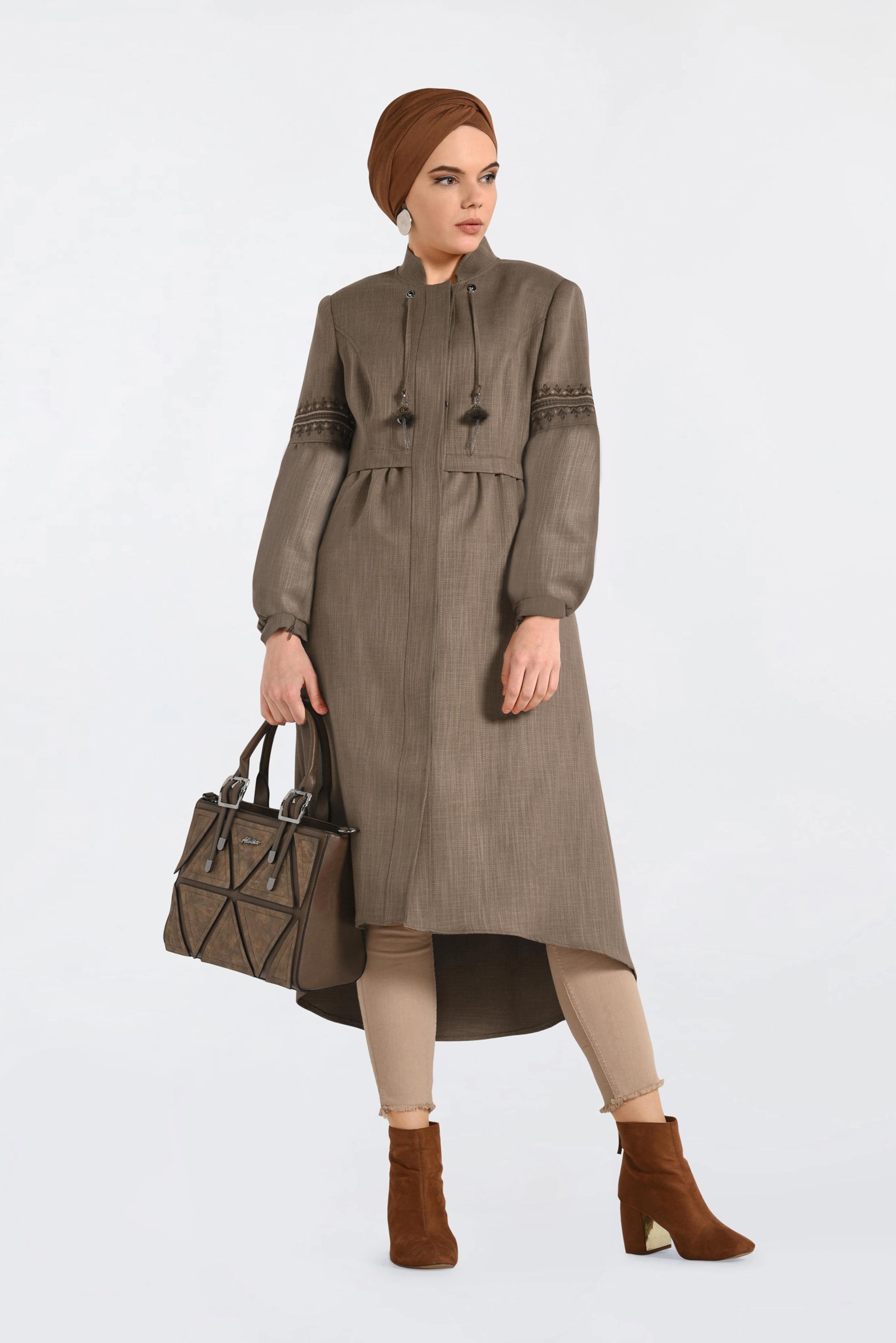 Tesettür giyim VİZON İŞLEME DETAYLI DÜĞMELİ TRENÇKOT 1350