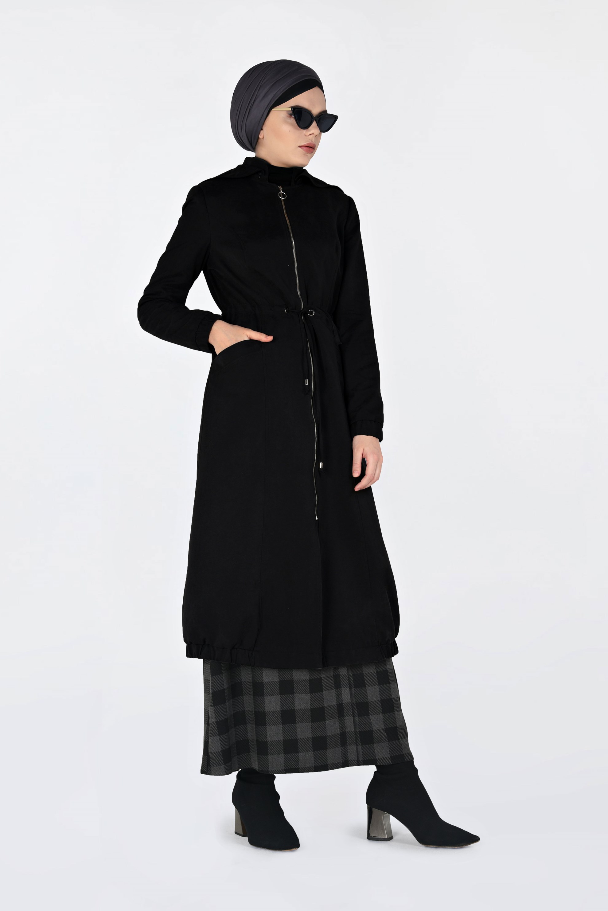 Tesettür giyim SİYAH KAPÜŞONLU TRENÇKOT 1357