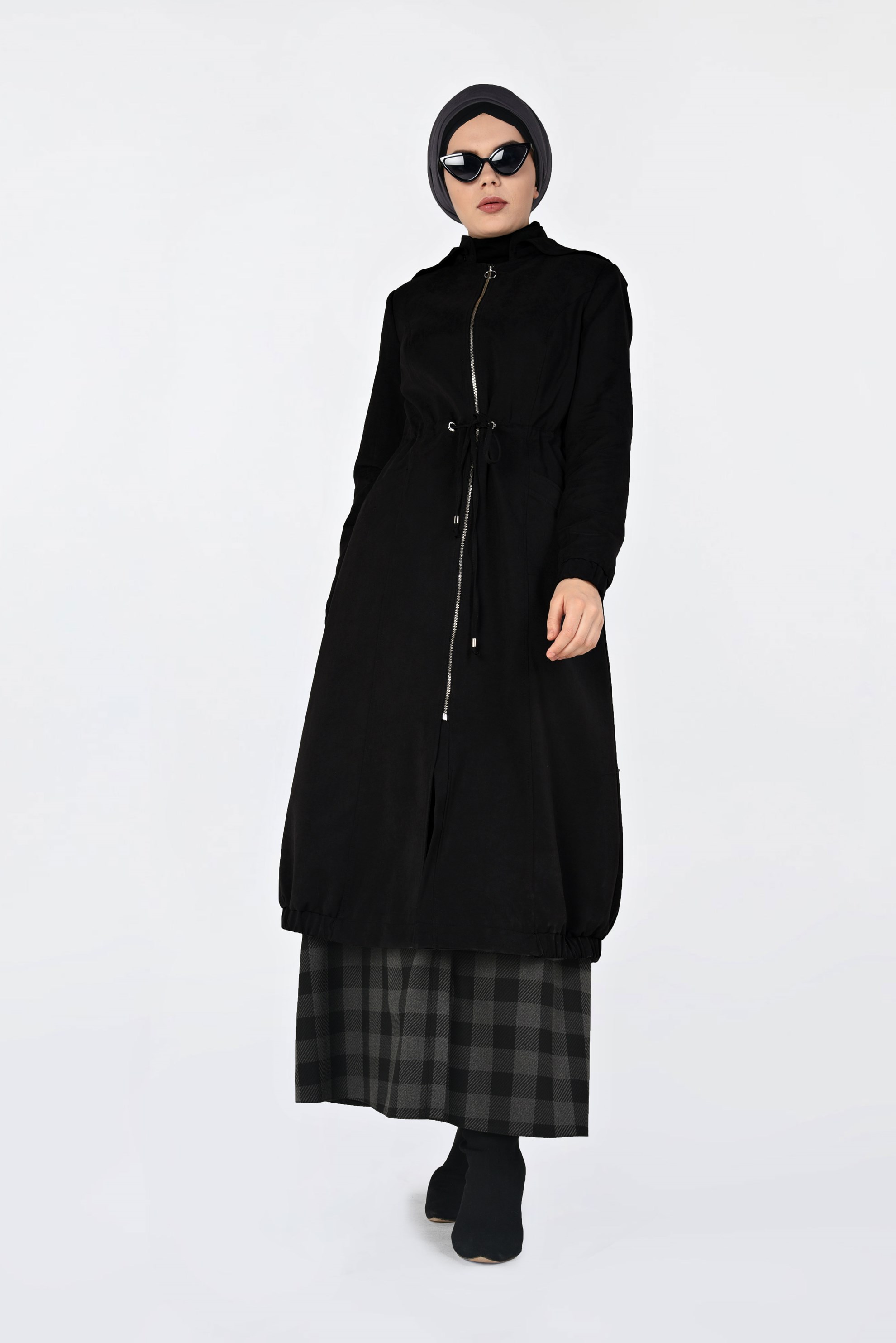Tesettür giyim SİYAH KAPÜŞONLU TRENÇKOT 1357
