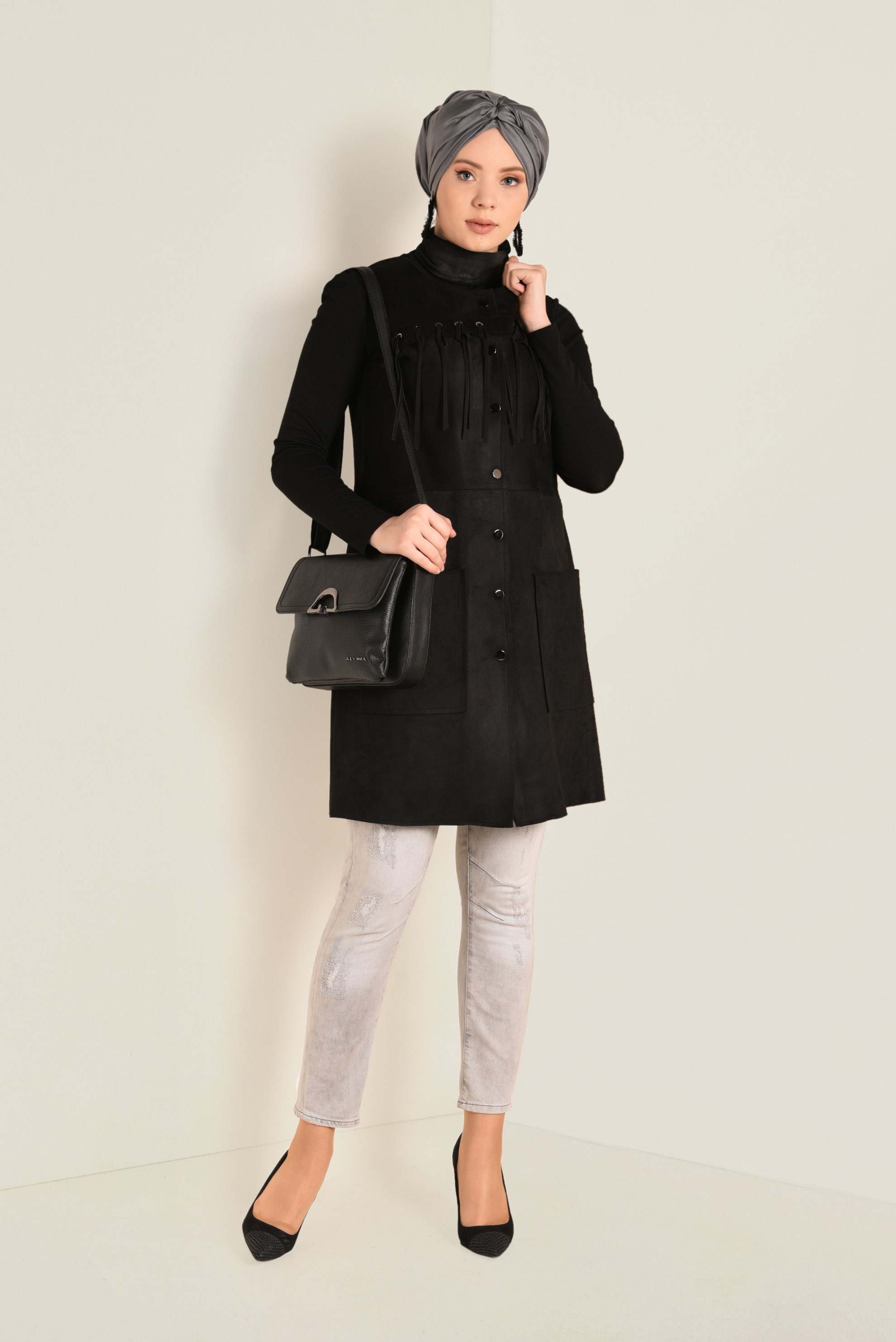 Tesettür giyim SİYAH PÜSKÜLLÜ SÜET YELEK 4580