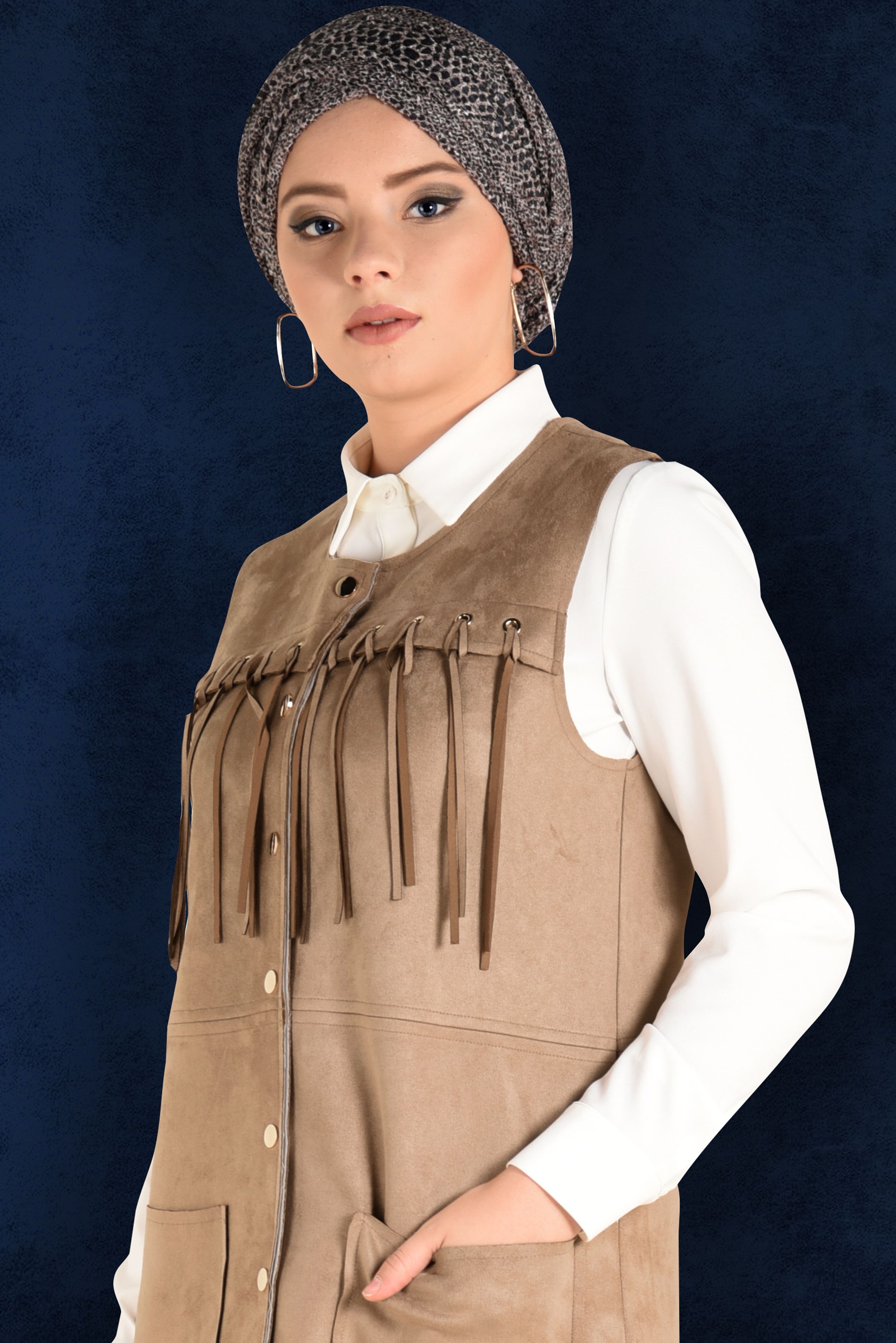 Tesettür giyim BEJ PÜSKÜLLÜ SÜET YELEK 4580