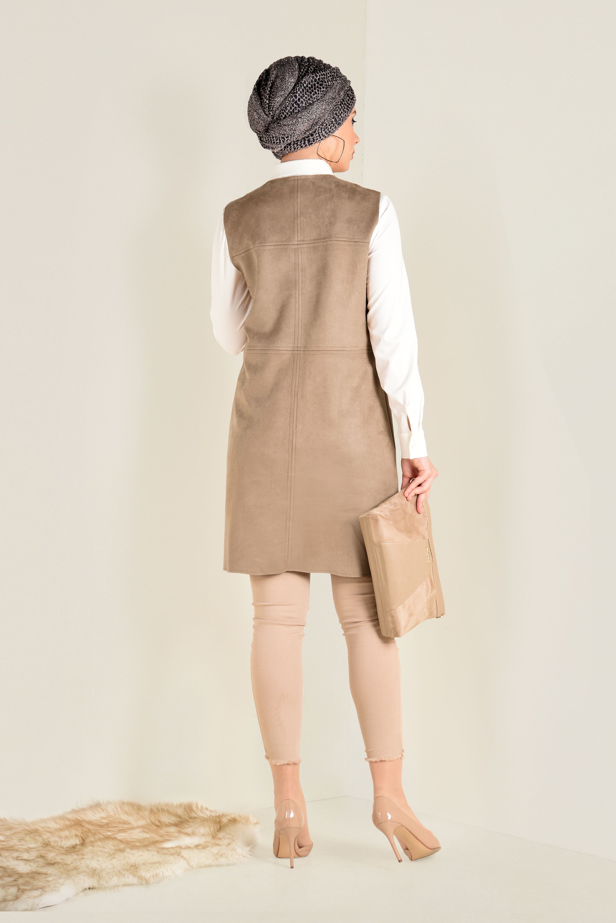 Tesettür giyim BEJ PÜSKÜLLÜ SÜET YELEK 4580