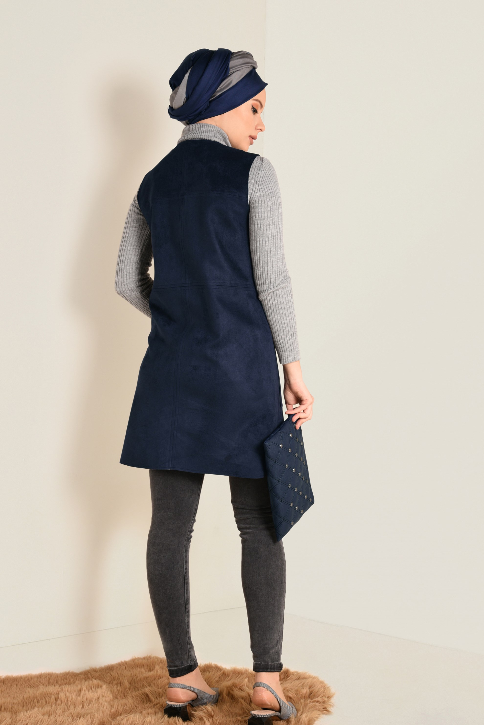 Tesettür giyim LACİVERT PÜSKÜLLÜ SÜET YELEK 4580