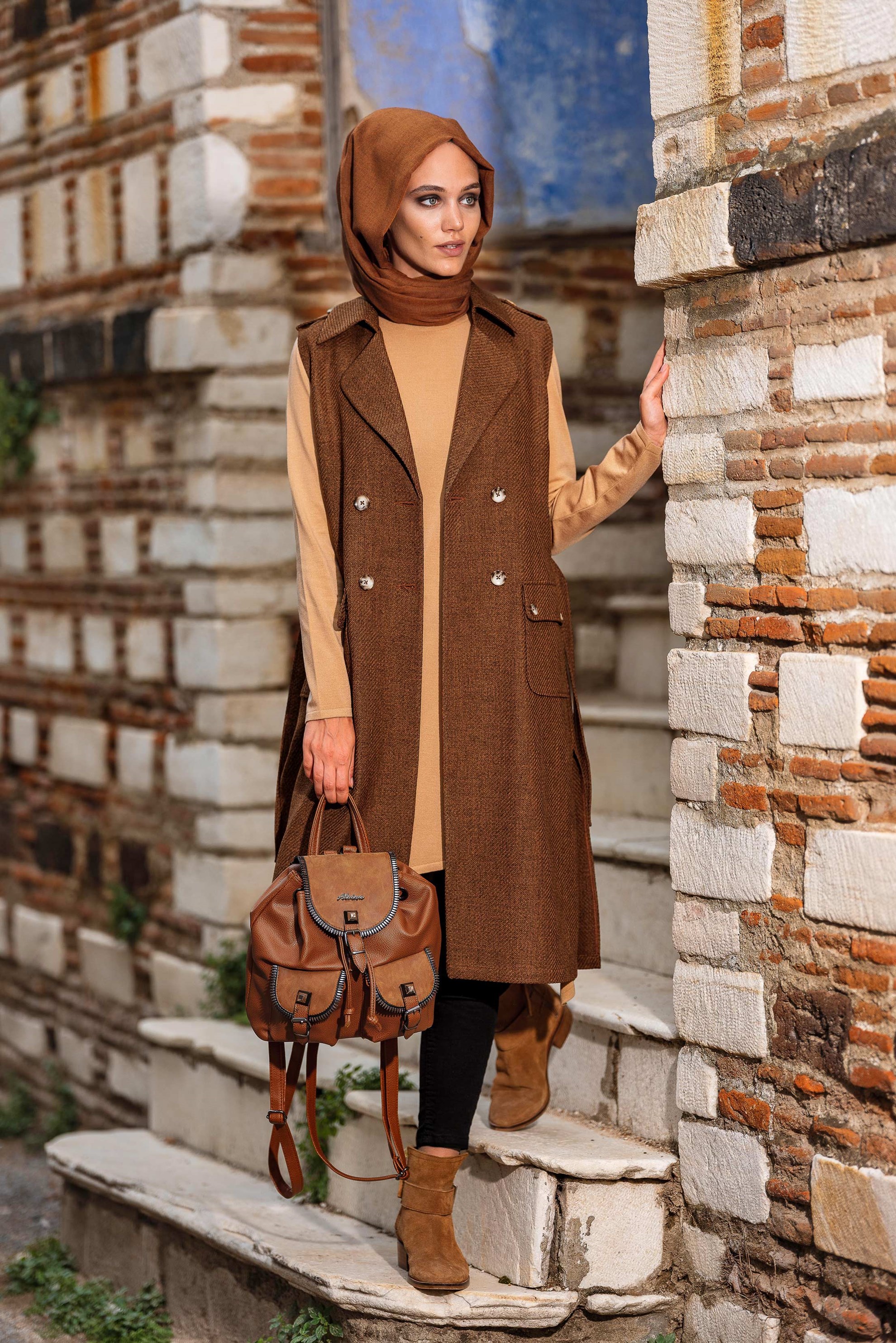 Tesettür giyim TABA YANLARI YIRTMAÇLI KRUVAZE YELEK 4638 