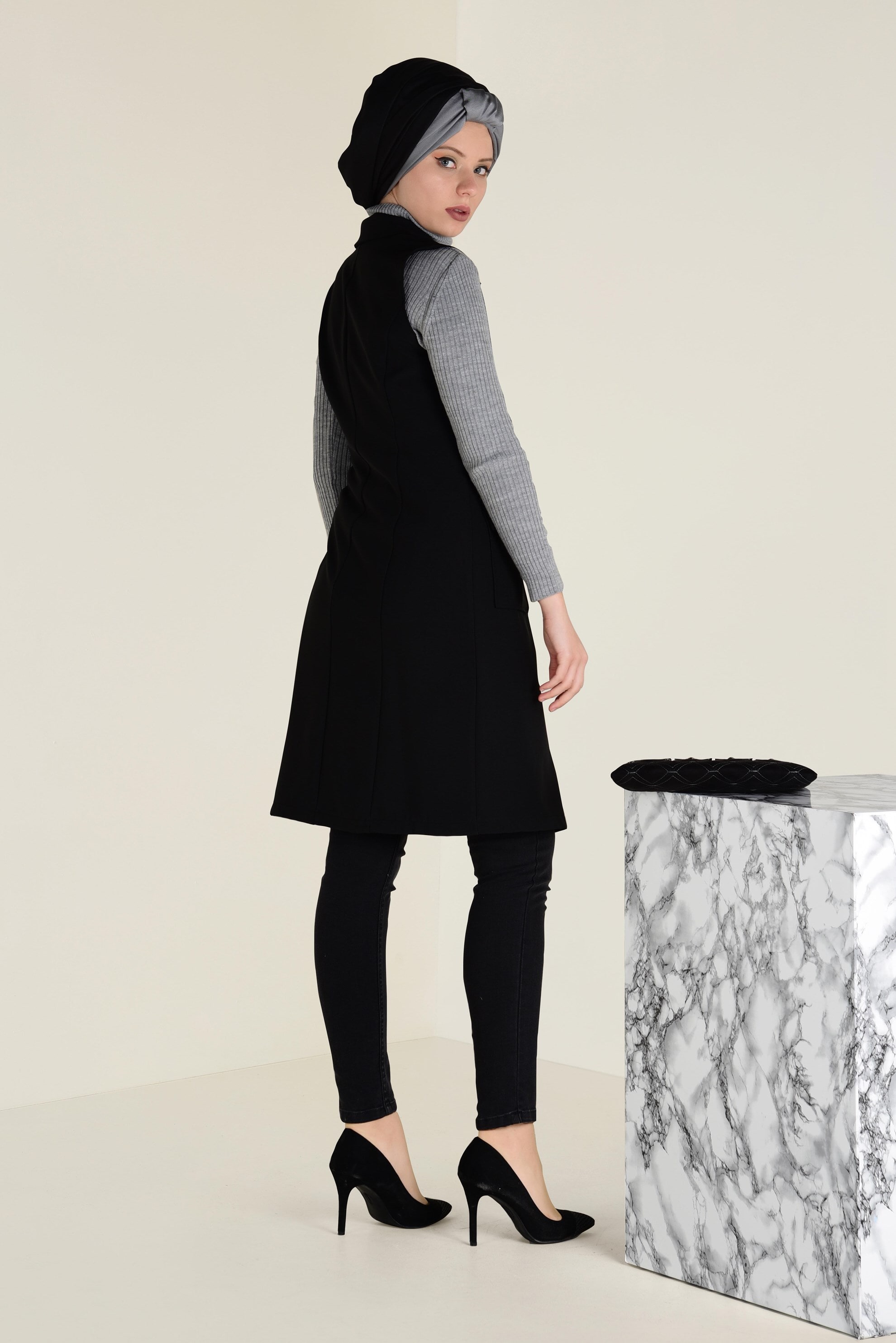 Tesettür giyim SİYAH KEMERLİ KLASİK YELEK 4659