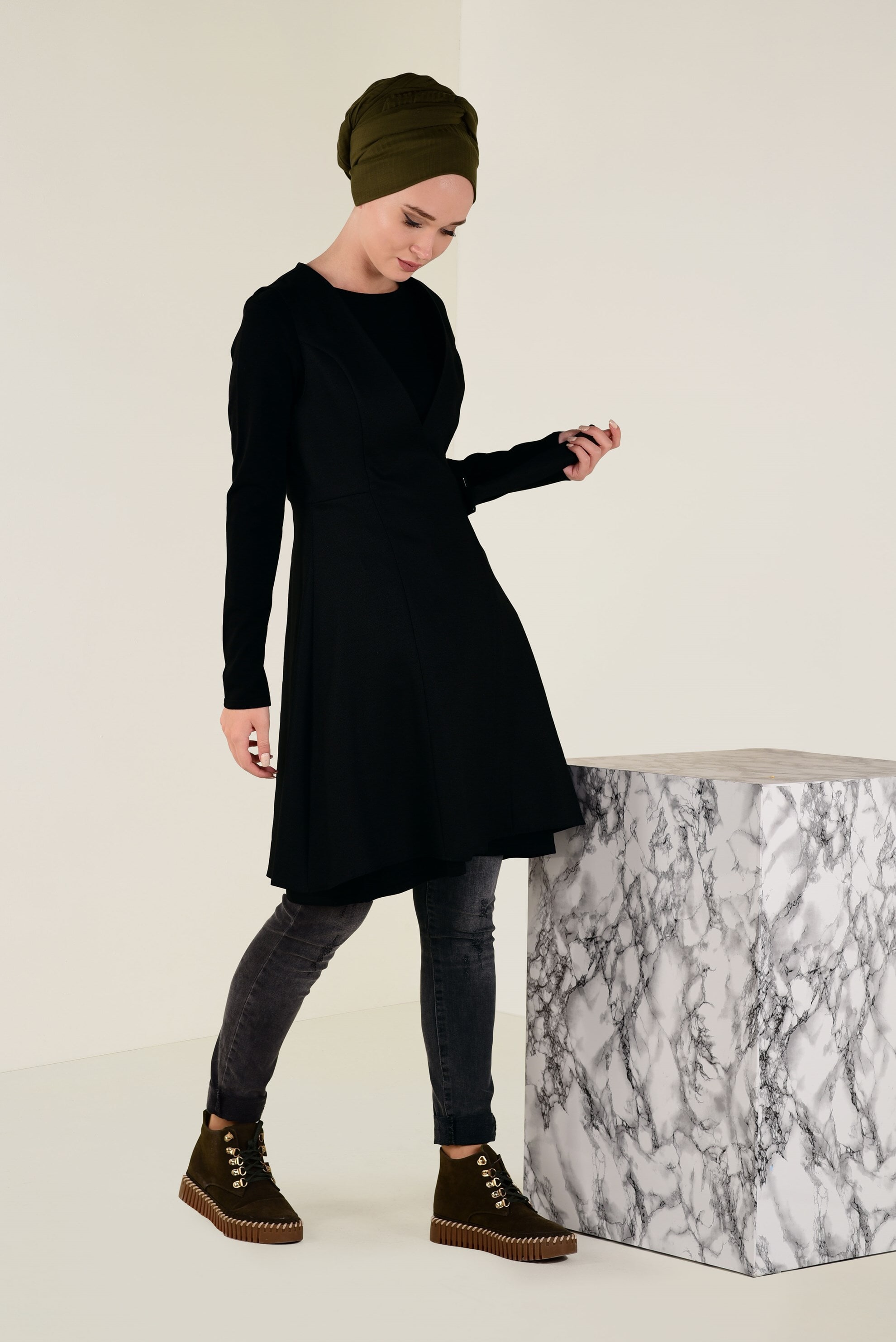 Tesettür giyim SİYAH KEMER DETAYLI YELEK 4660