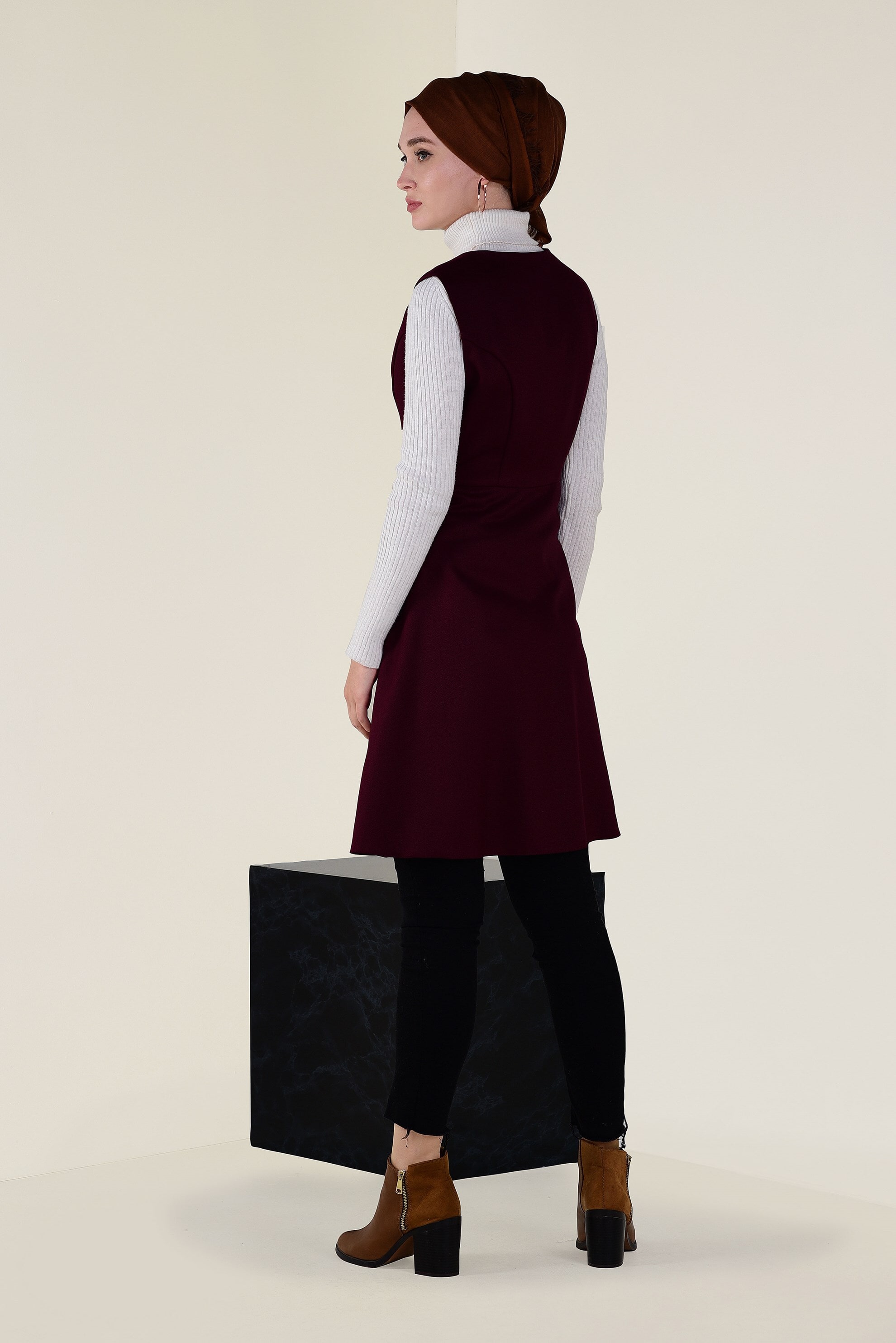 Tesettür giyim MÜRDÜM KEMER DETAYLI YELEK 4660