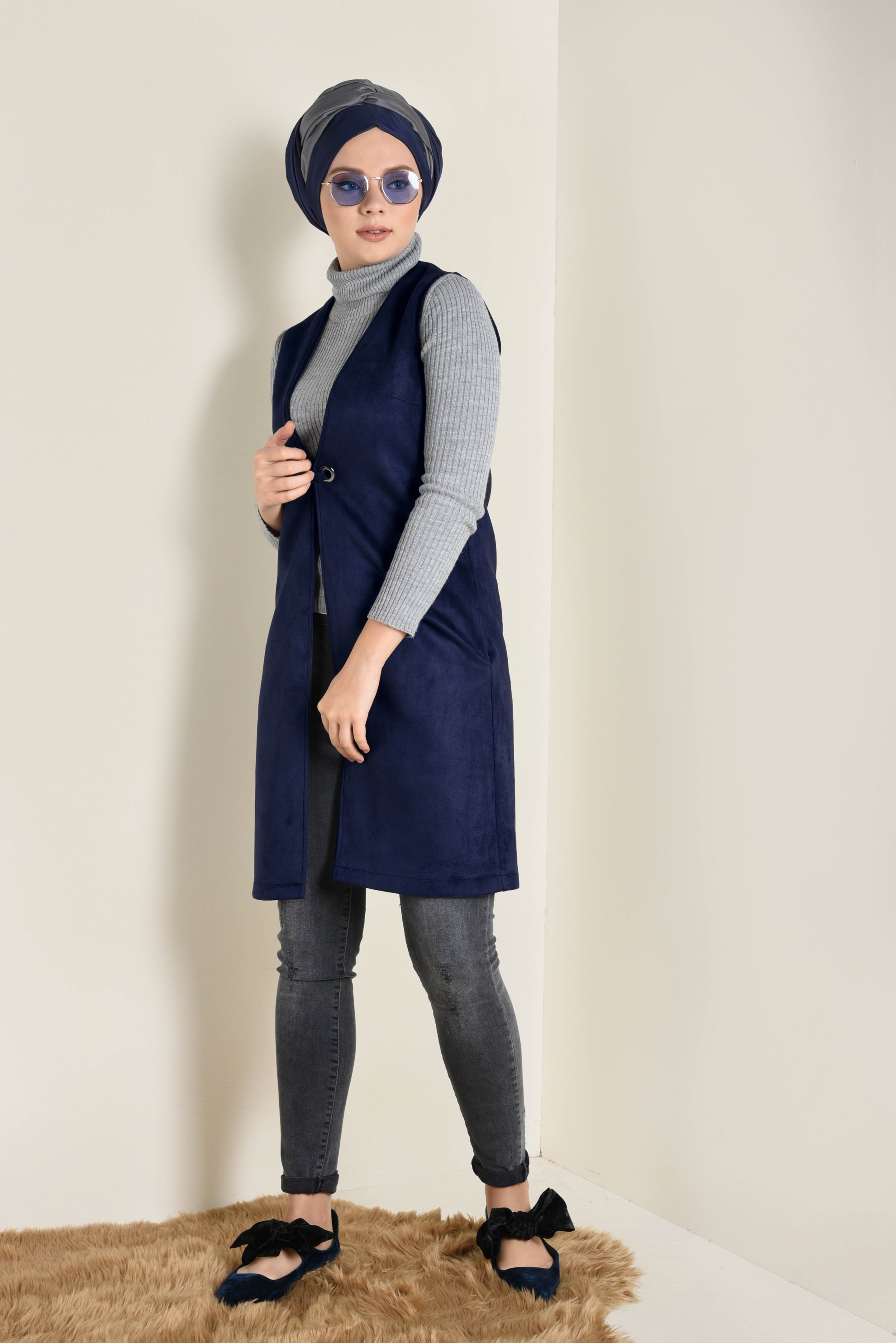 Tesettür giyim LACİVERT KUŞGÖZÜ DETAYLI SÜET YELEK 4692