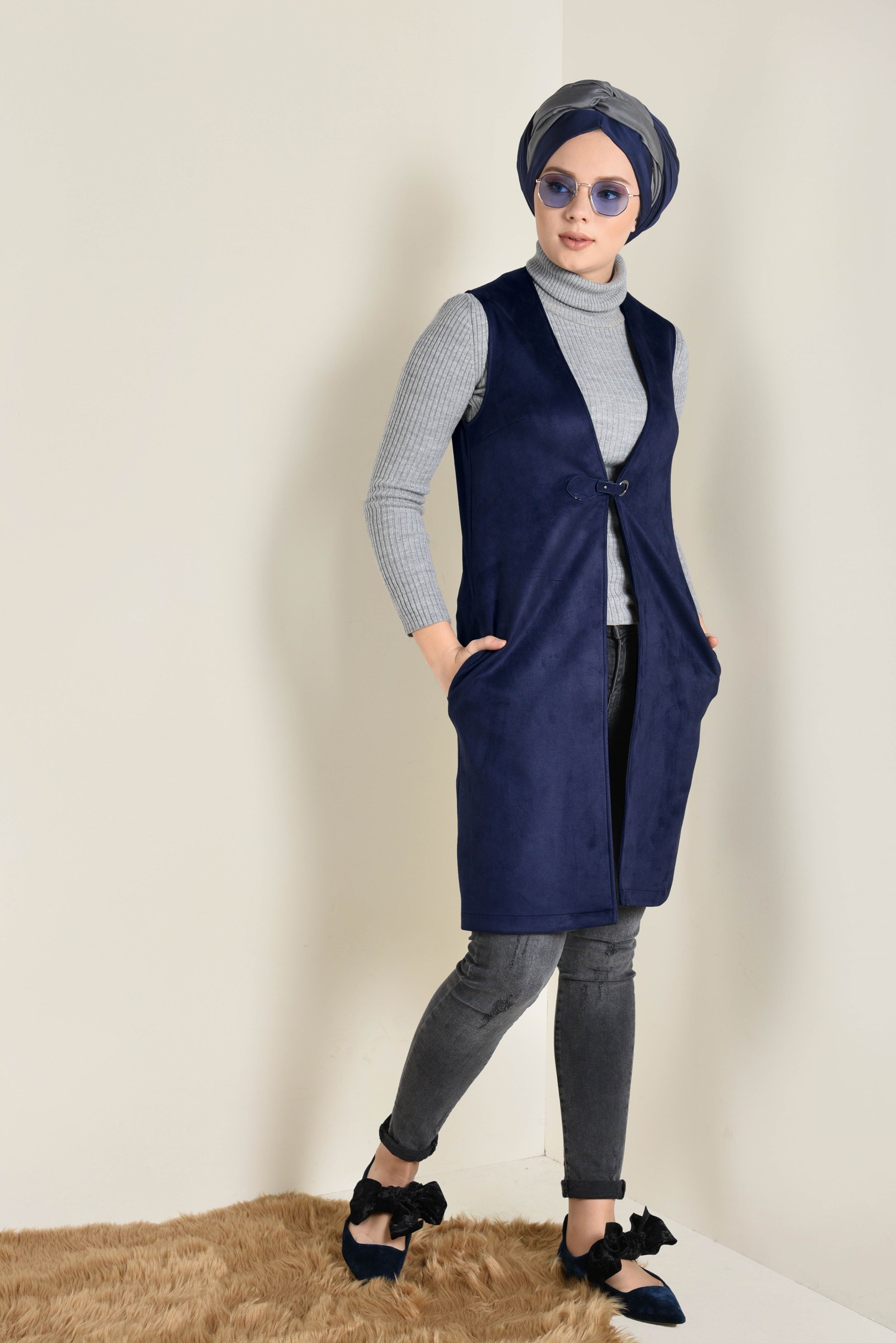 Tesettür giyim LACİVERT KUŞGÖZÜ DETAYLI SÜET YELEK 4692