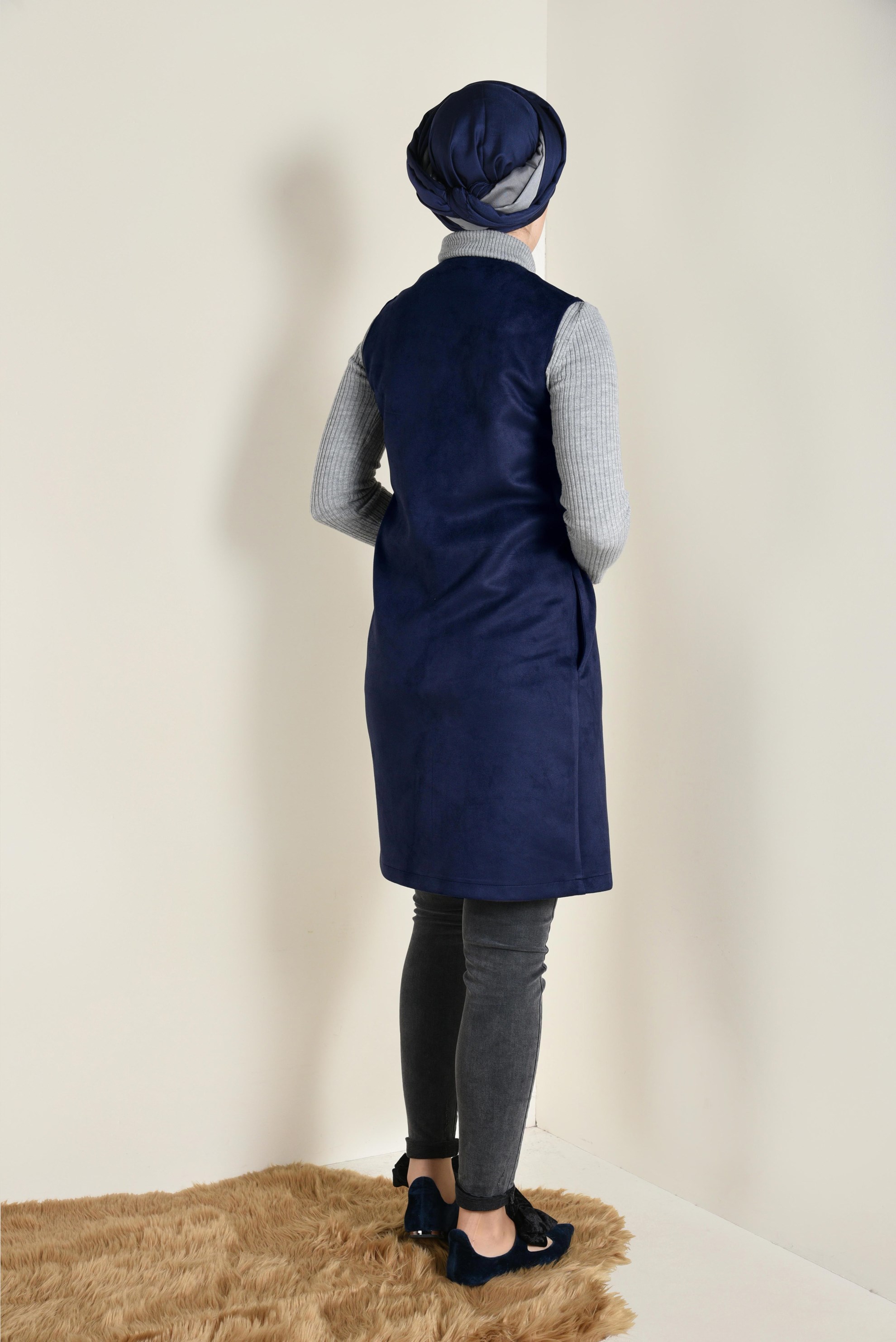 Tesettür giyim LACİVERT KUŞGÖZÜ DETAYLI SÜET YELEK 4692