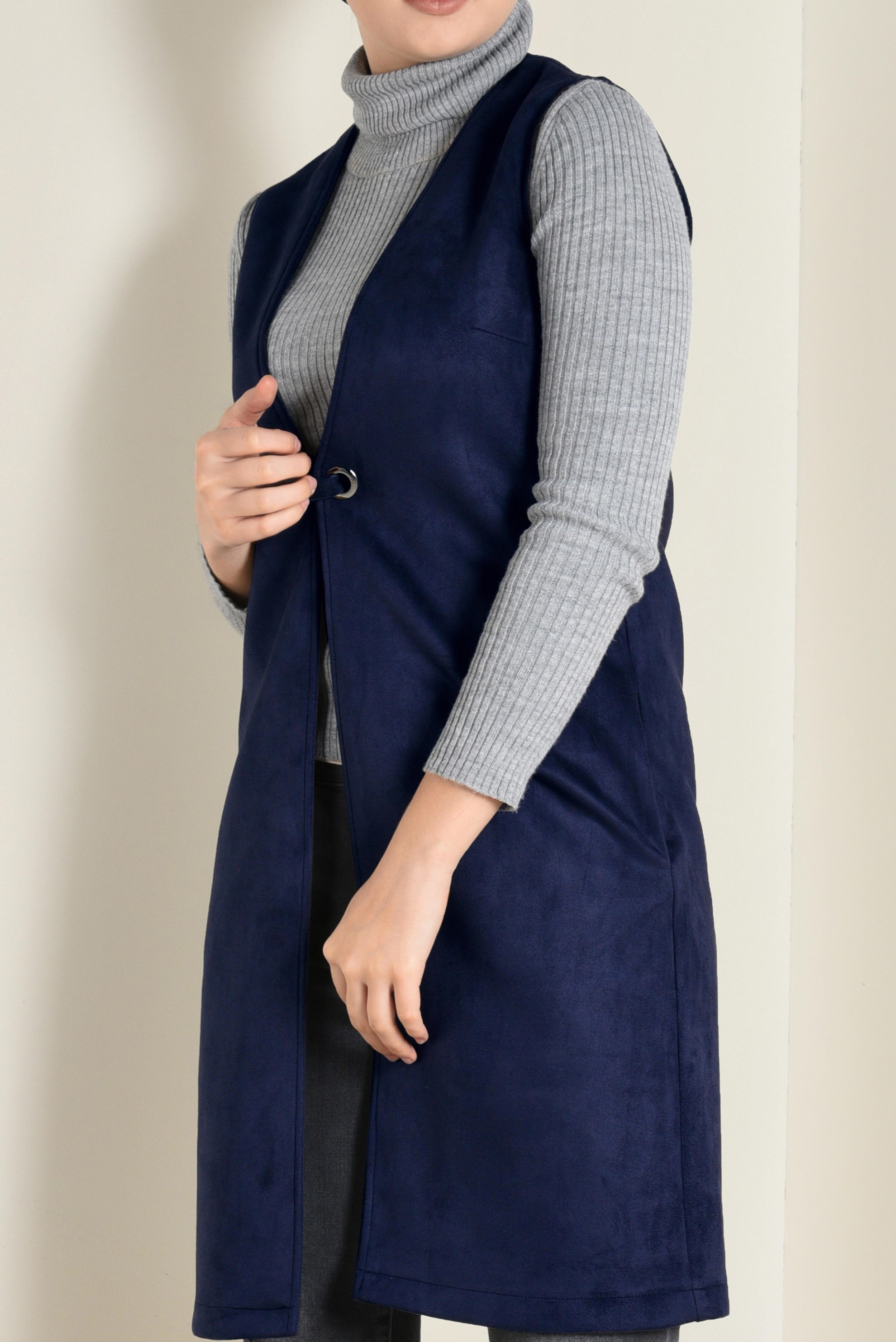 Tesettür giyim LACİVERT KUŞGÖZÜ DETAYLI SÜET YELEK 4692