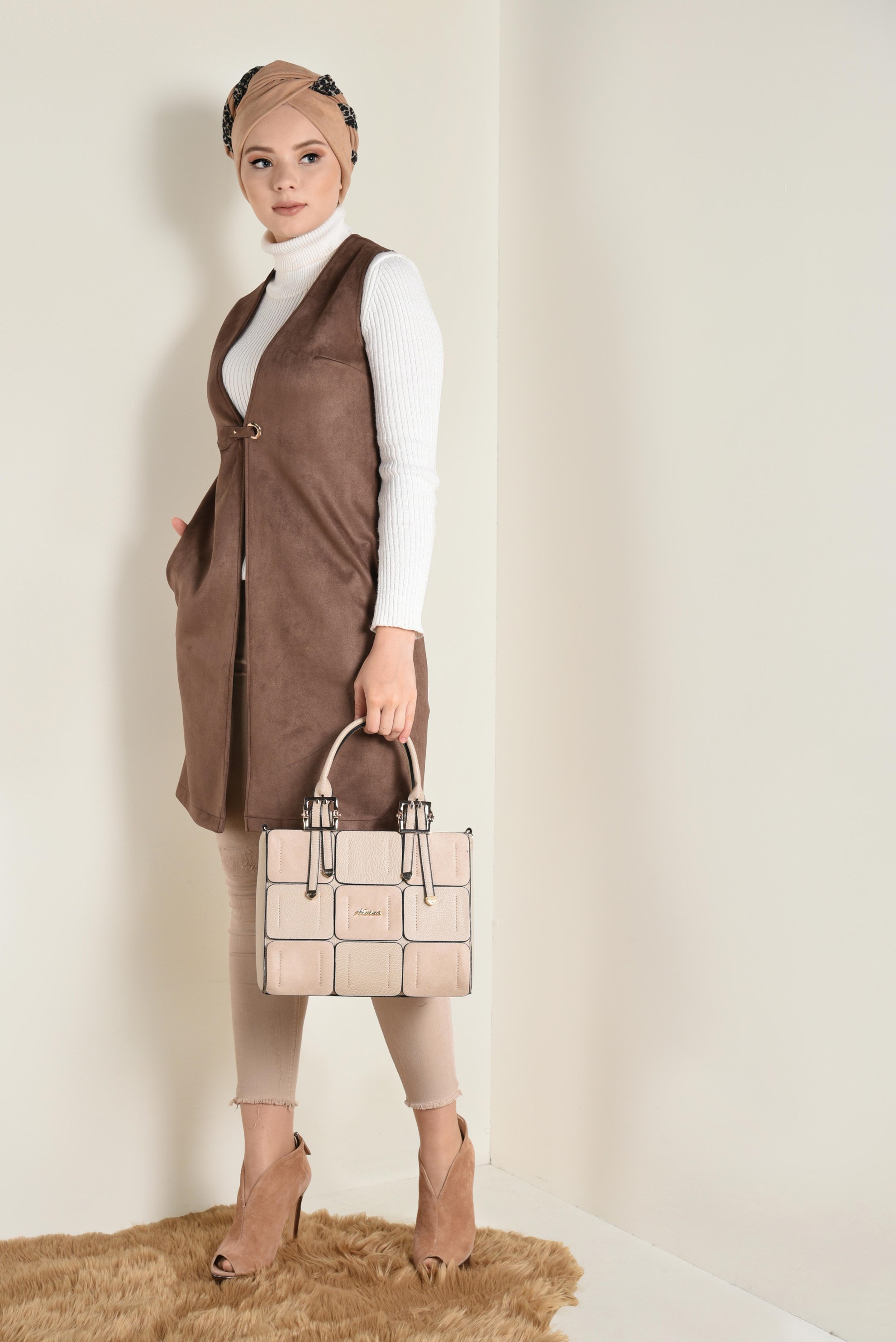 Tesettür giyim KAHVE KUŞGÖZÜ DETAYLI SÜET YELEK 4692