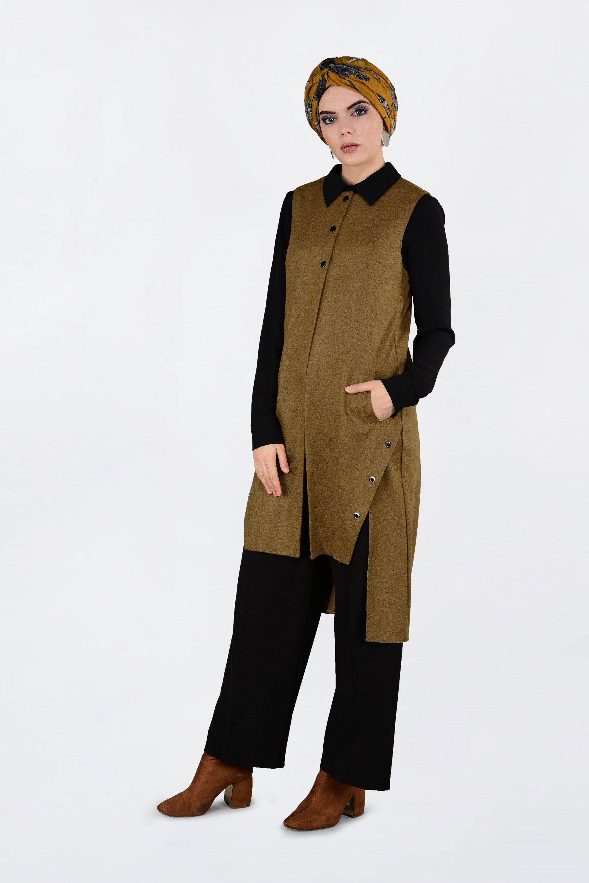 Tesettür giyim TABA ÇITÇITLI KUŞ GÖZÜ DETAYLI YELEK 4740