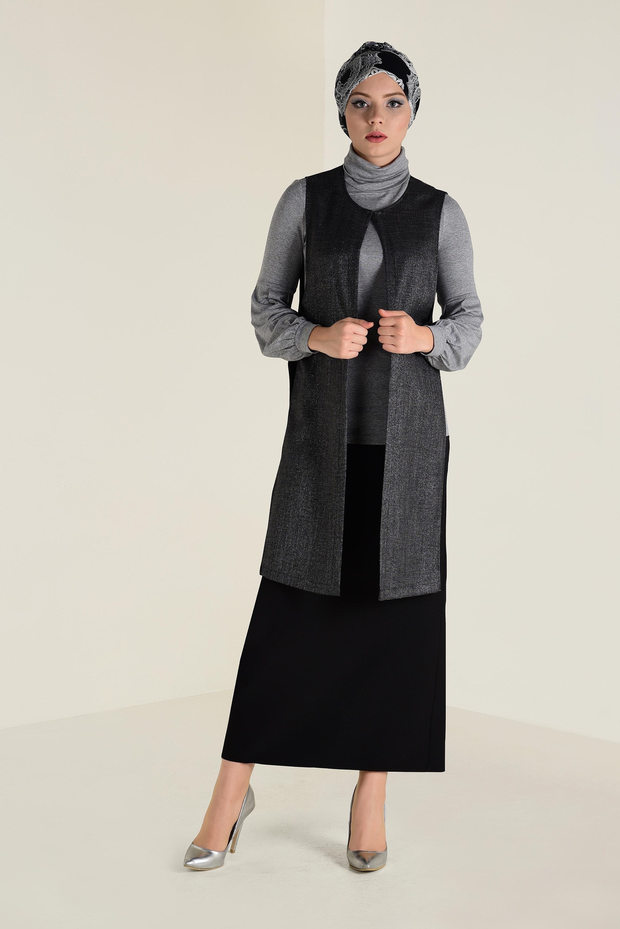 Tesettür giyim GRİ BONCUK İŞLEMELİ YELEK 4742