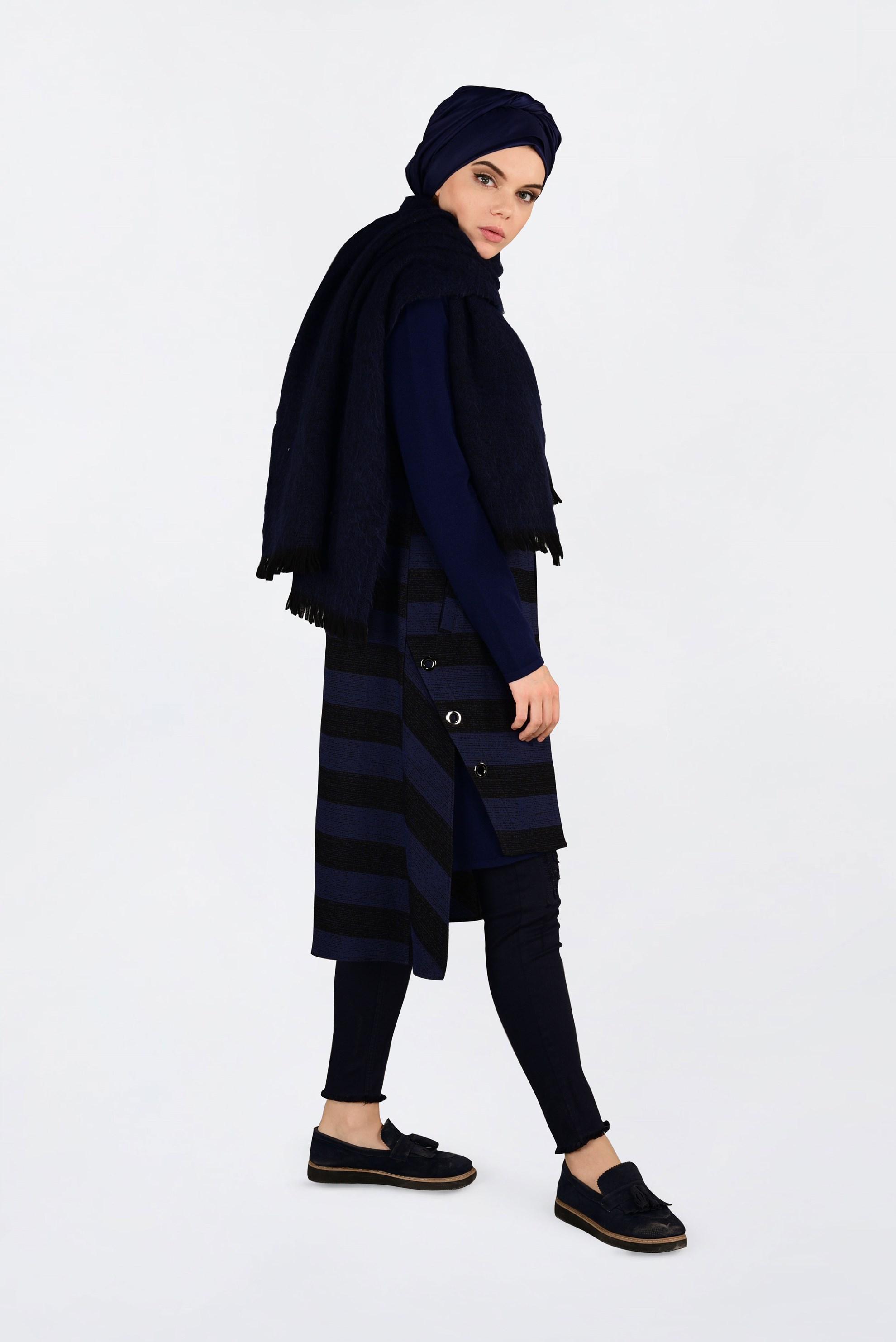 Tesettür giyim LACİVERT KUŞGÖZÜ DETAYLI YATAY ŞERİTLİ YELEK 4749