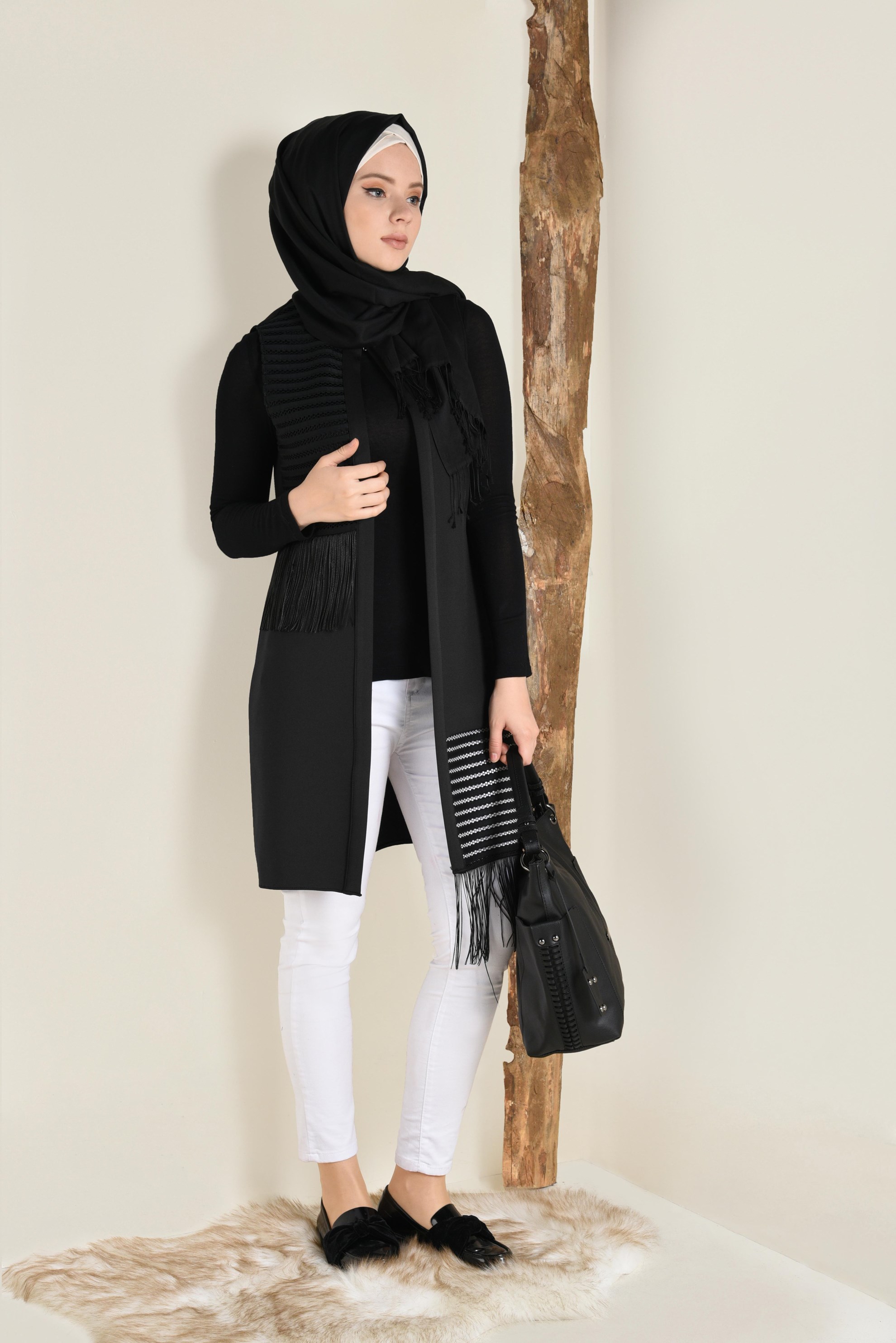 Tesettür giyim SİYAH PÜSKÜL DETAYLI YELEK 4752