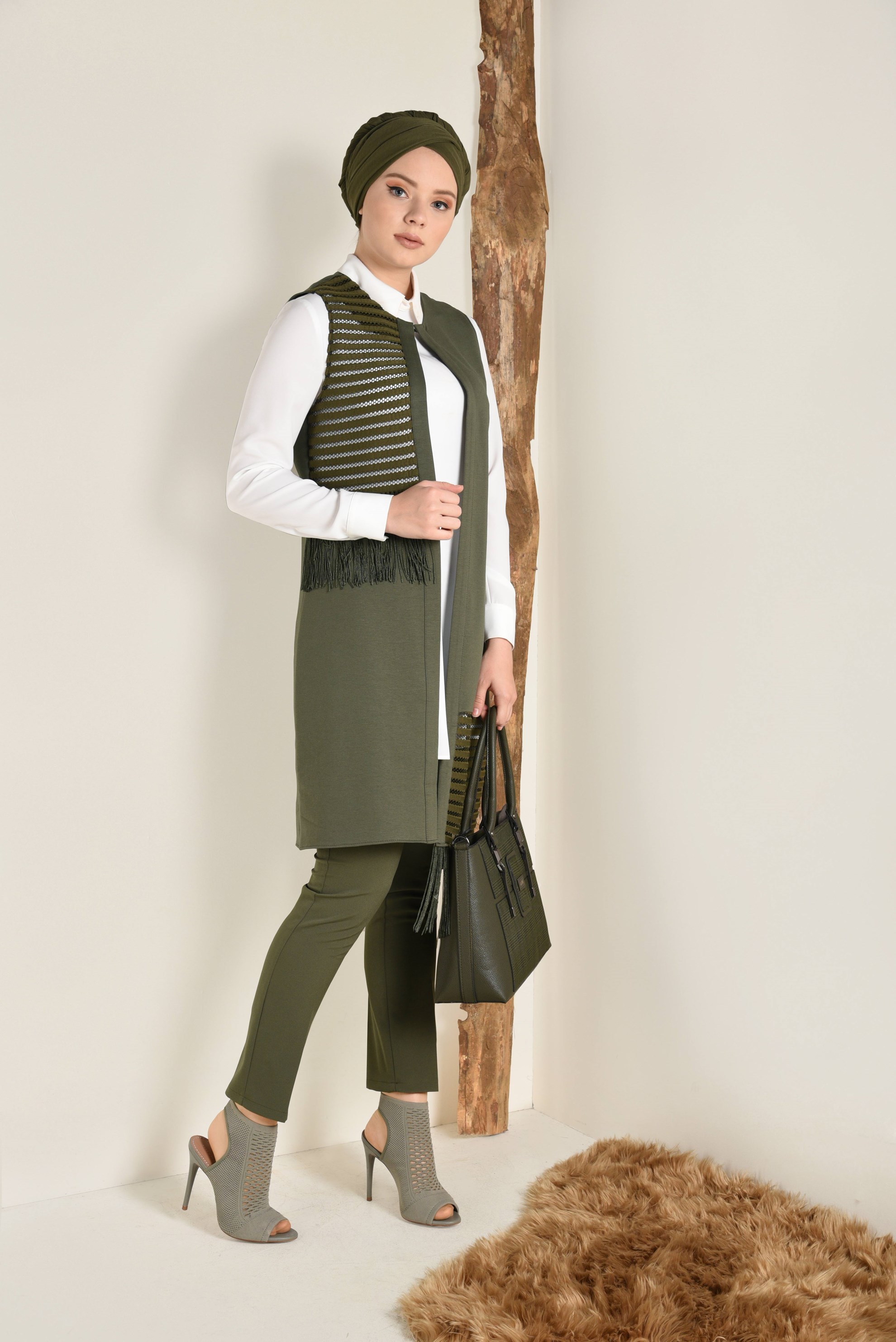 Tesettür giyim HAKİ PÜSKÜL DETAYLI YELEK 4752