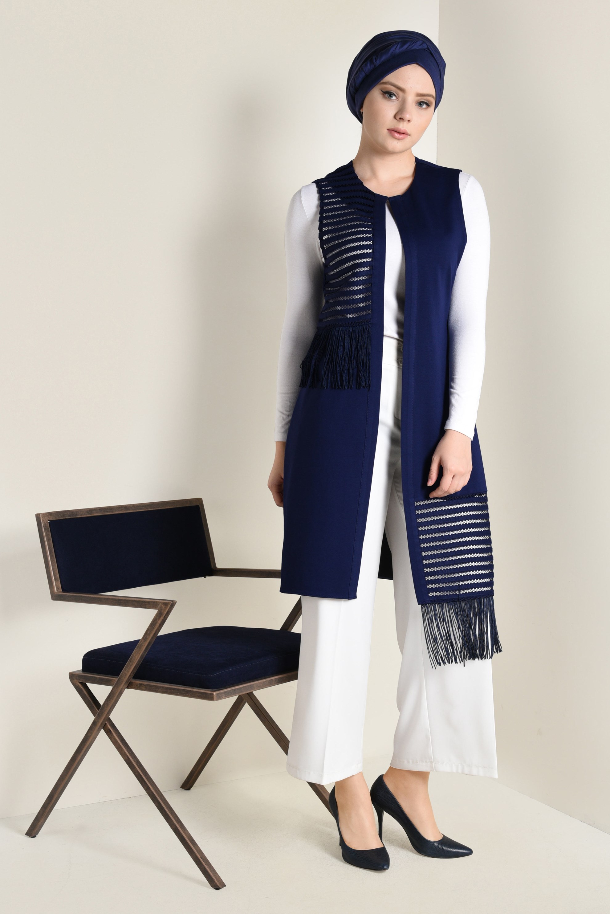 Tesettür giyim LACİVERT PÜSKÜL DETAYLI YELEK 4752