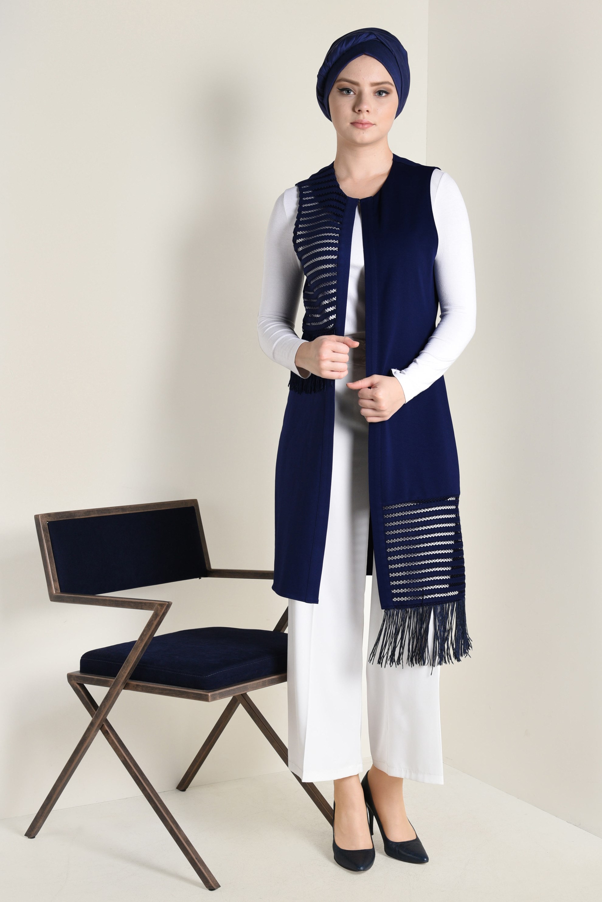 Tesettür giyim LACİVERT PÜSKÜL DETAYLI YELEK 4752