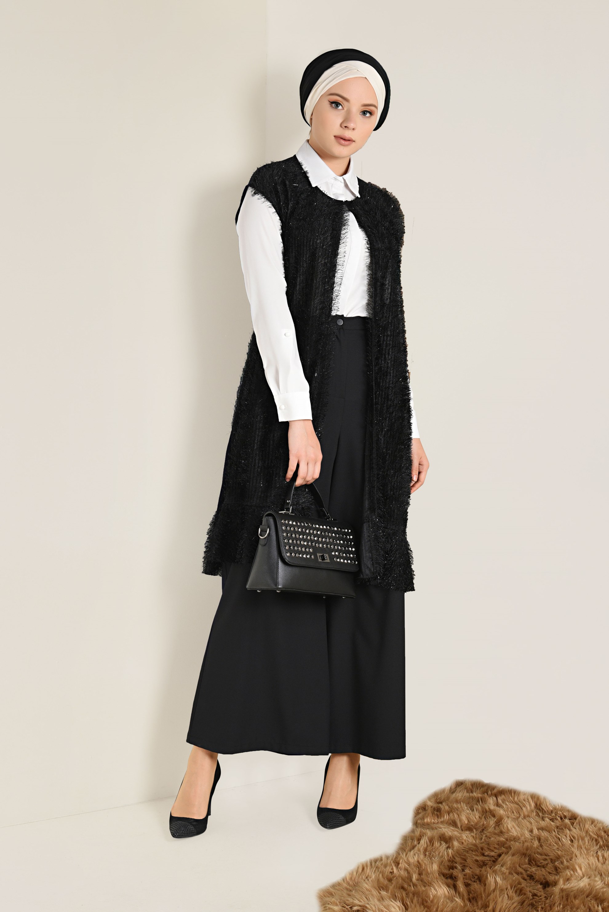 Tesettür giyim SİYAH ETEK UCU VOLANLI SAÇAKLI YELEK 4776