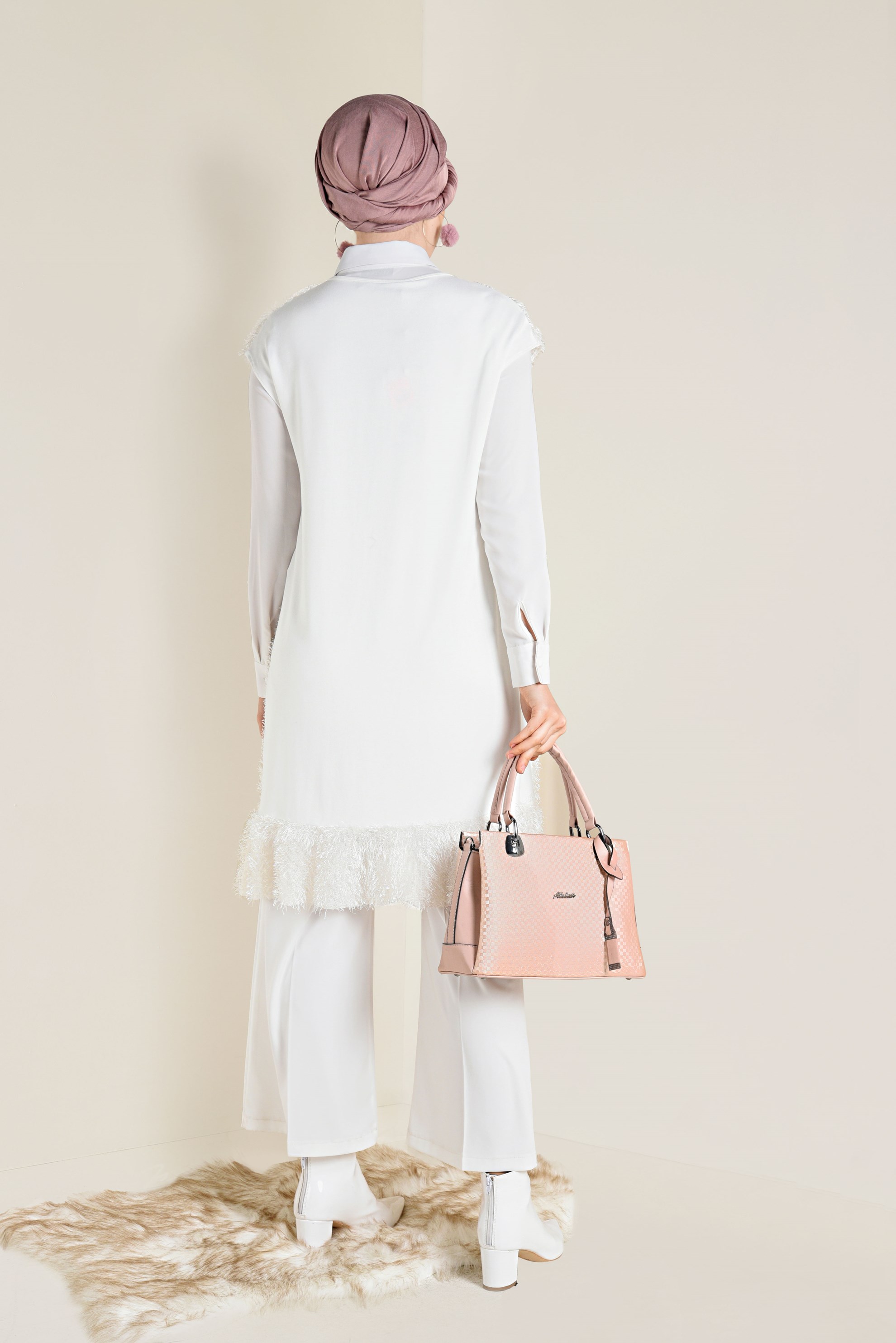 Tesettür giyim BEYAZ ETEK UCU VOLANLI SAÇAKLI YELEK 4776