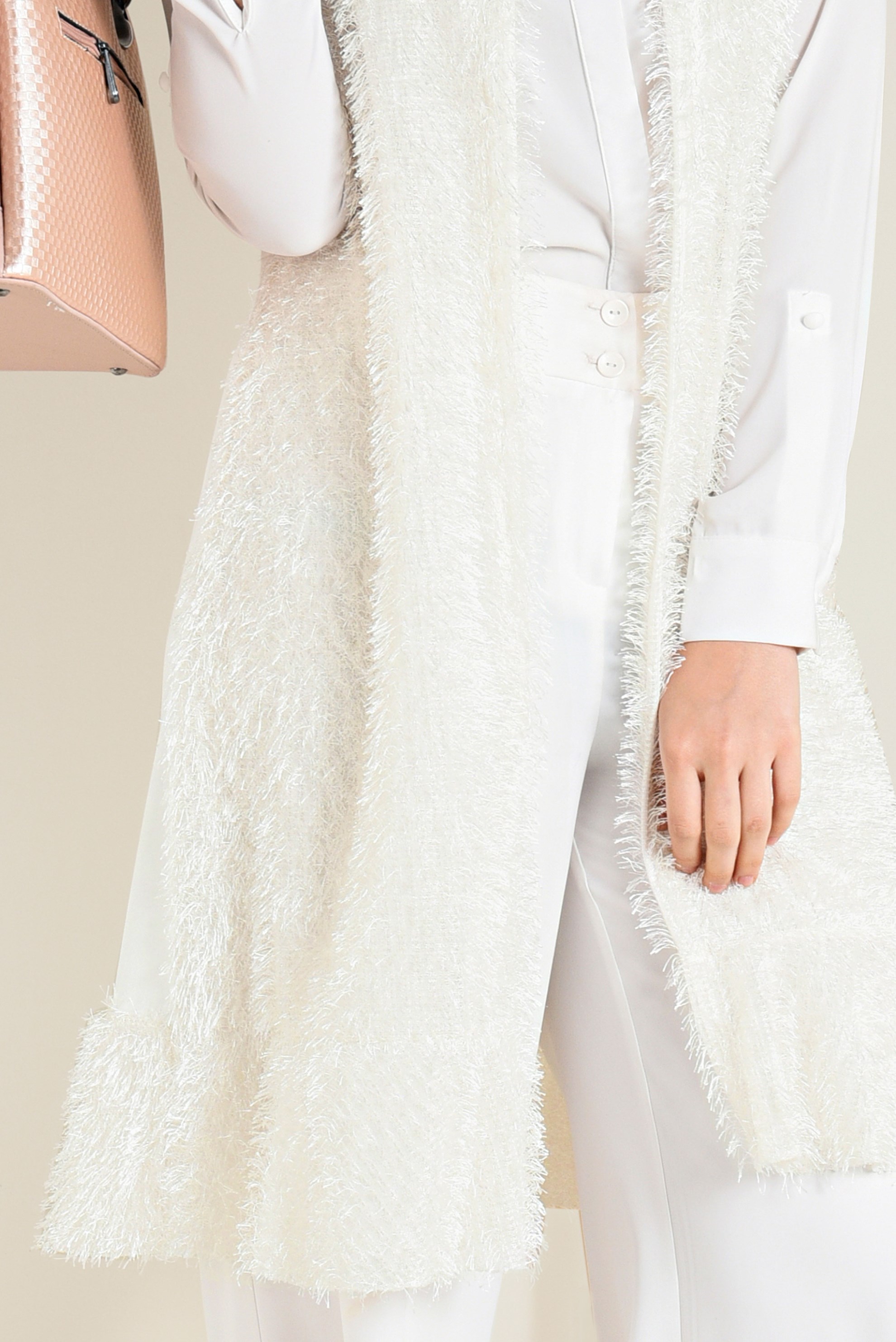 Tesettür giyim BEYAZ ETEK UCU VOLANLI SAÇAKLI YELEK 4776