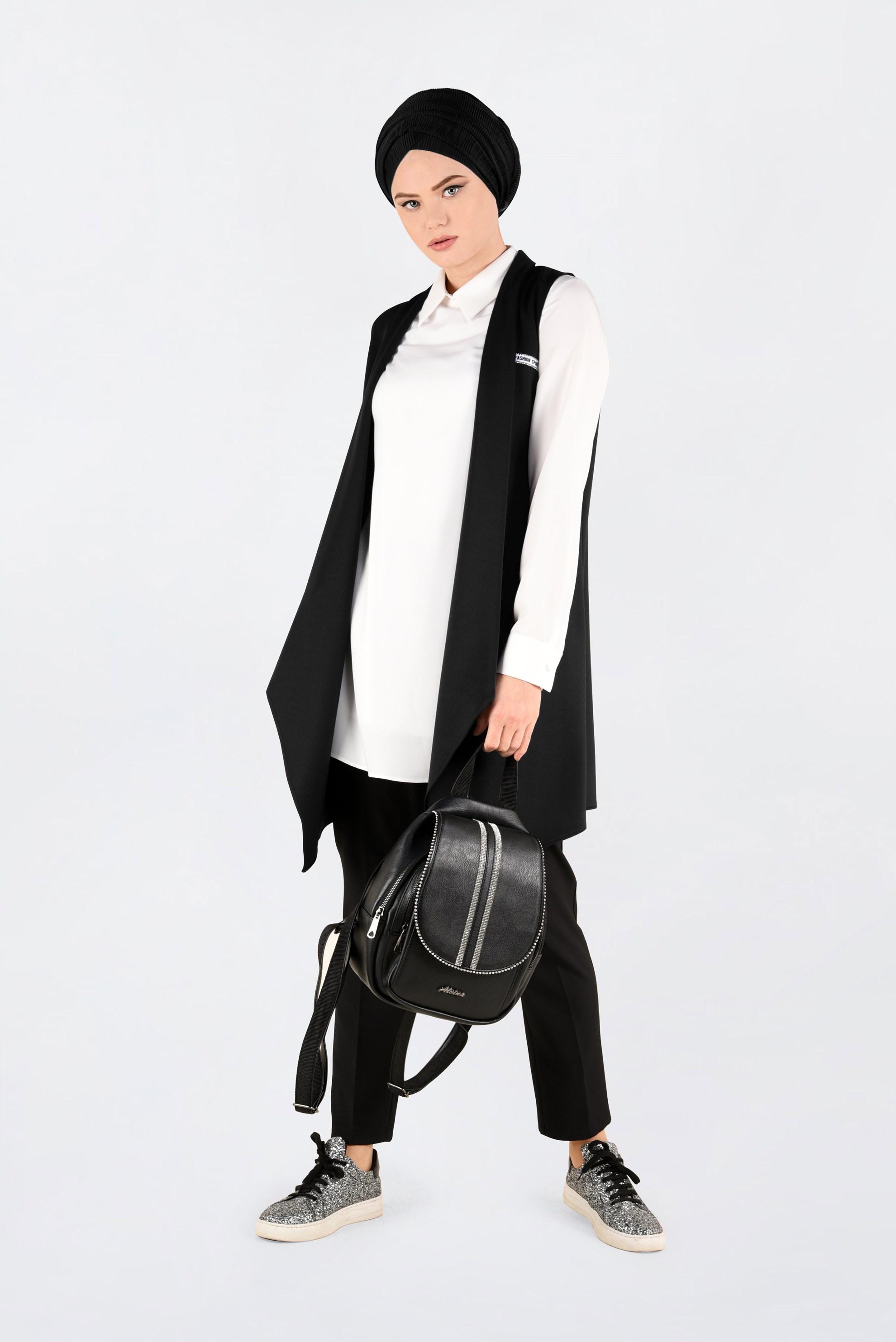 Tesettür giyim SİYAH ASİMETRİK KESİM SALAŞ YAKA YELEK 4795