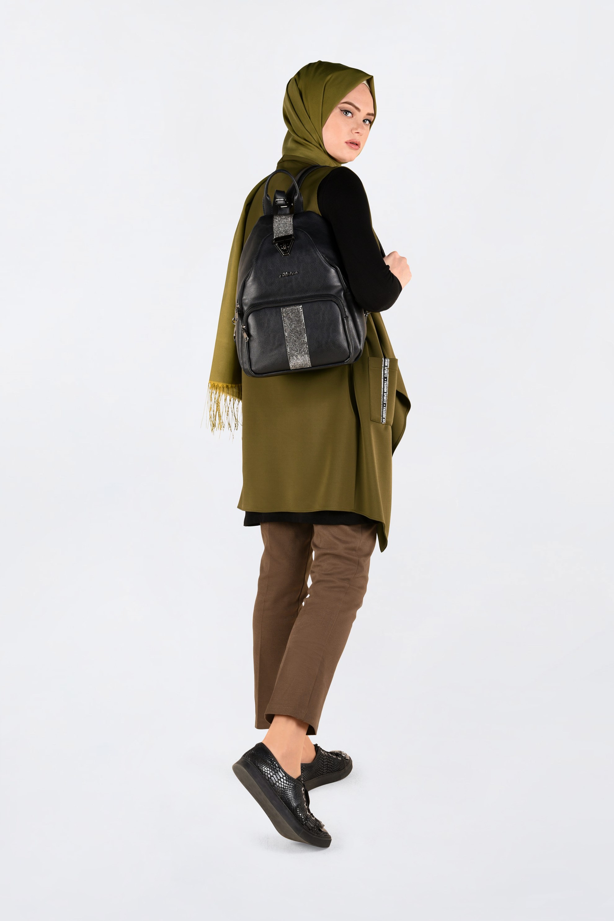 Tesettür giyim YEŞİL ASİMETRİK KESİM SALAŞ YAKA YELEK 4795