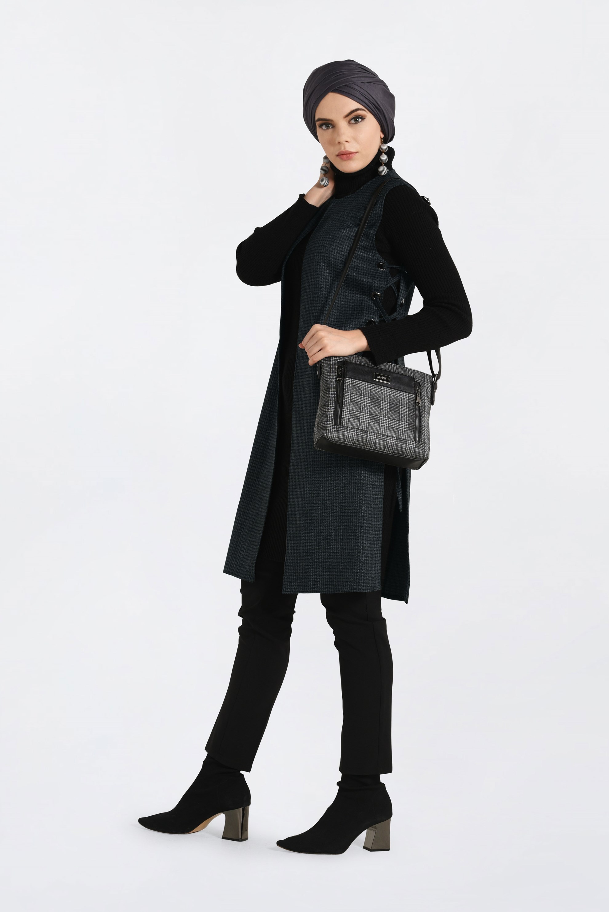 Tesettür giyim SİYAH YANDAN BAĞCIKLI KUŞGÖZLÜ YELEK 4809