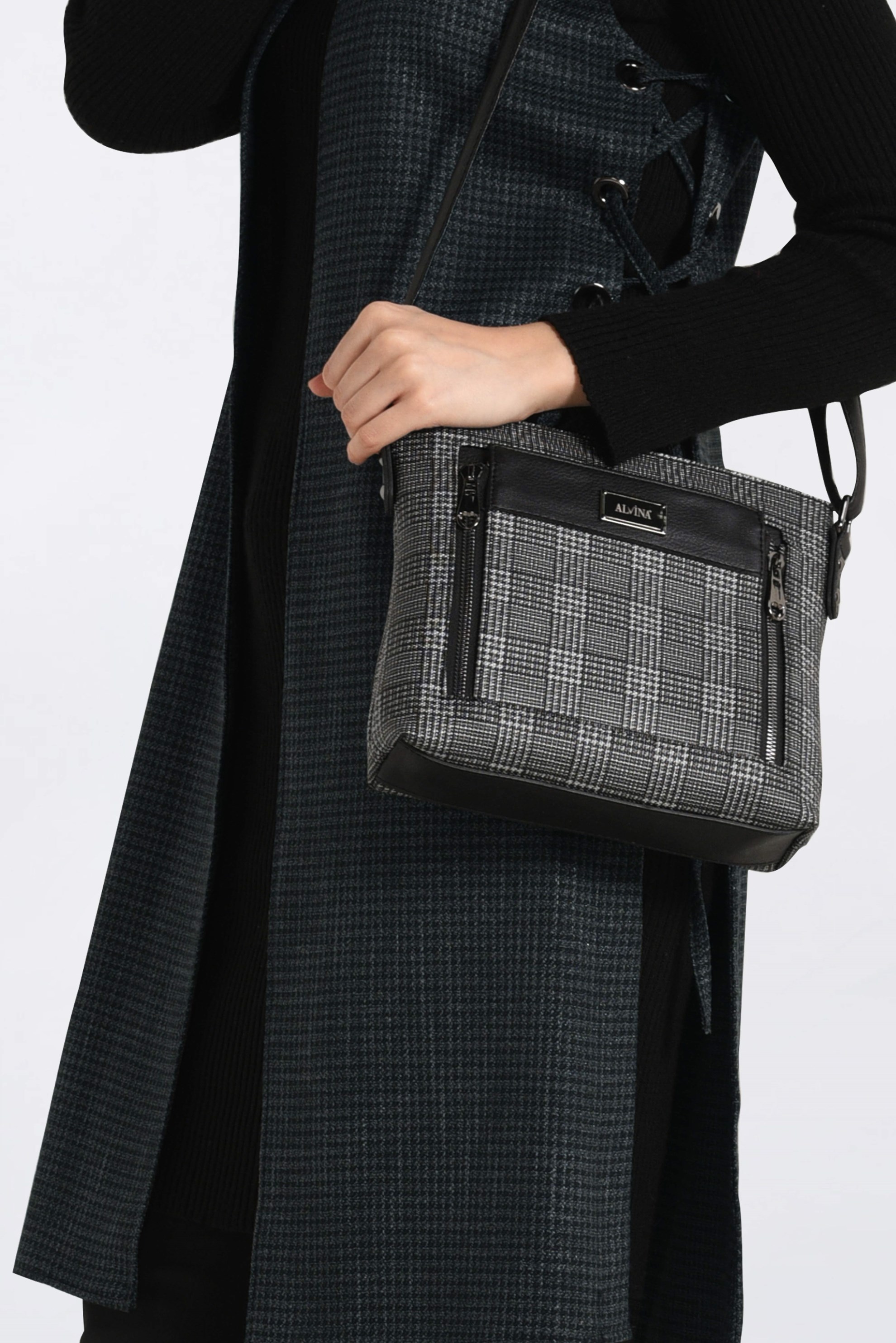 Tesettür giyim SİYAH YANDAN BAĞCIKLI KUŞGÖZLÜ YELEK 4809