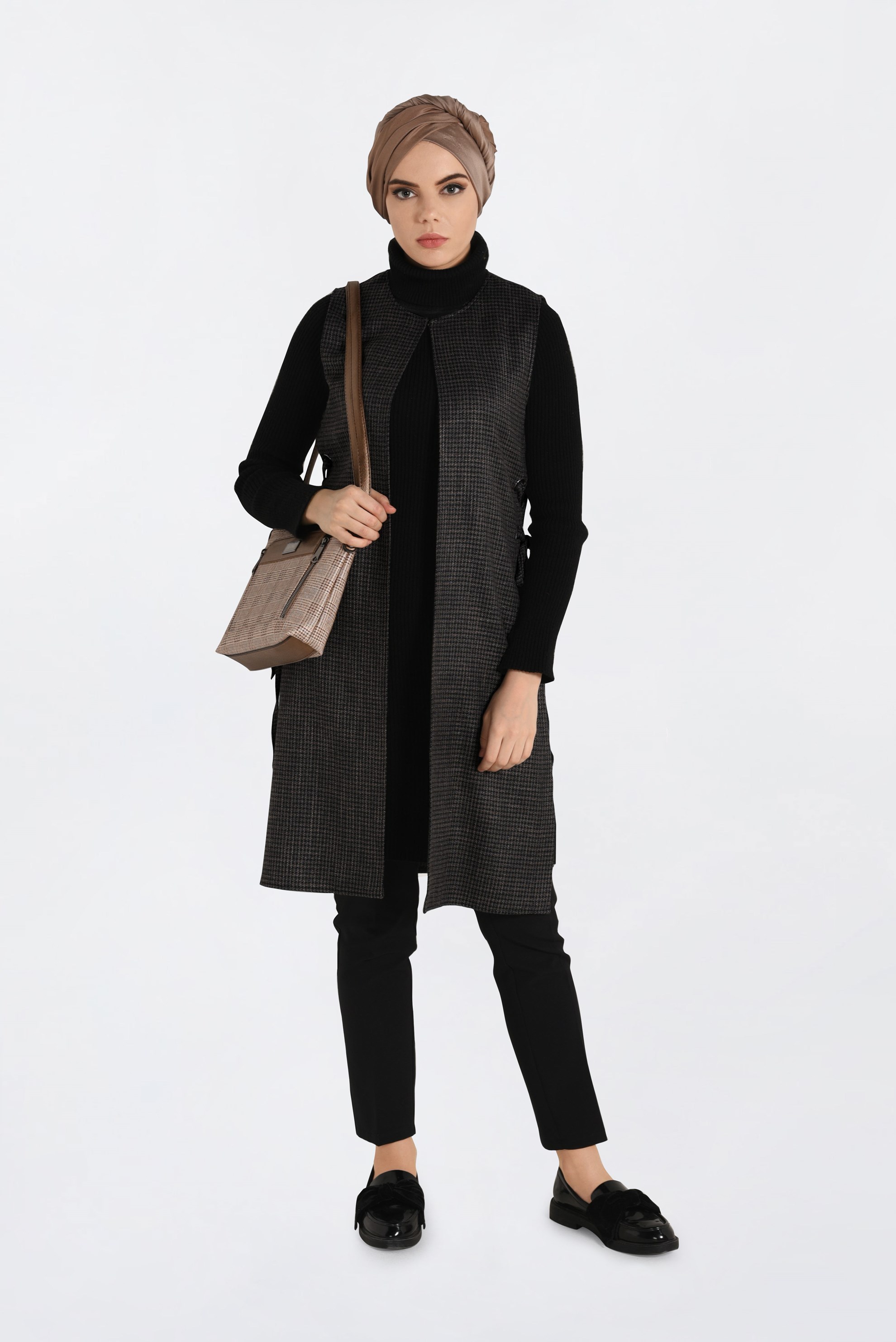 Tesettür giyim SİYAH YANDAN BAĞCIKLI KUŞGÖZLÜ YELEK 4809