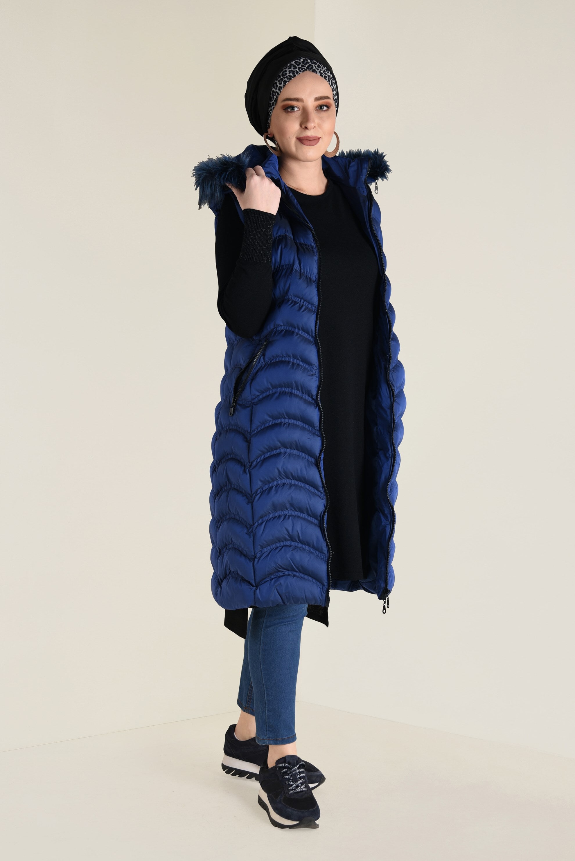 Tesettür giyim LACİVERT KAPÜŞONLU KAPİTONE YELEK 9830