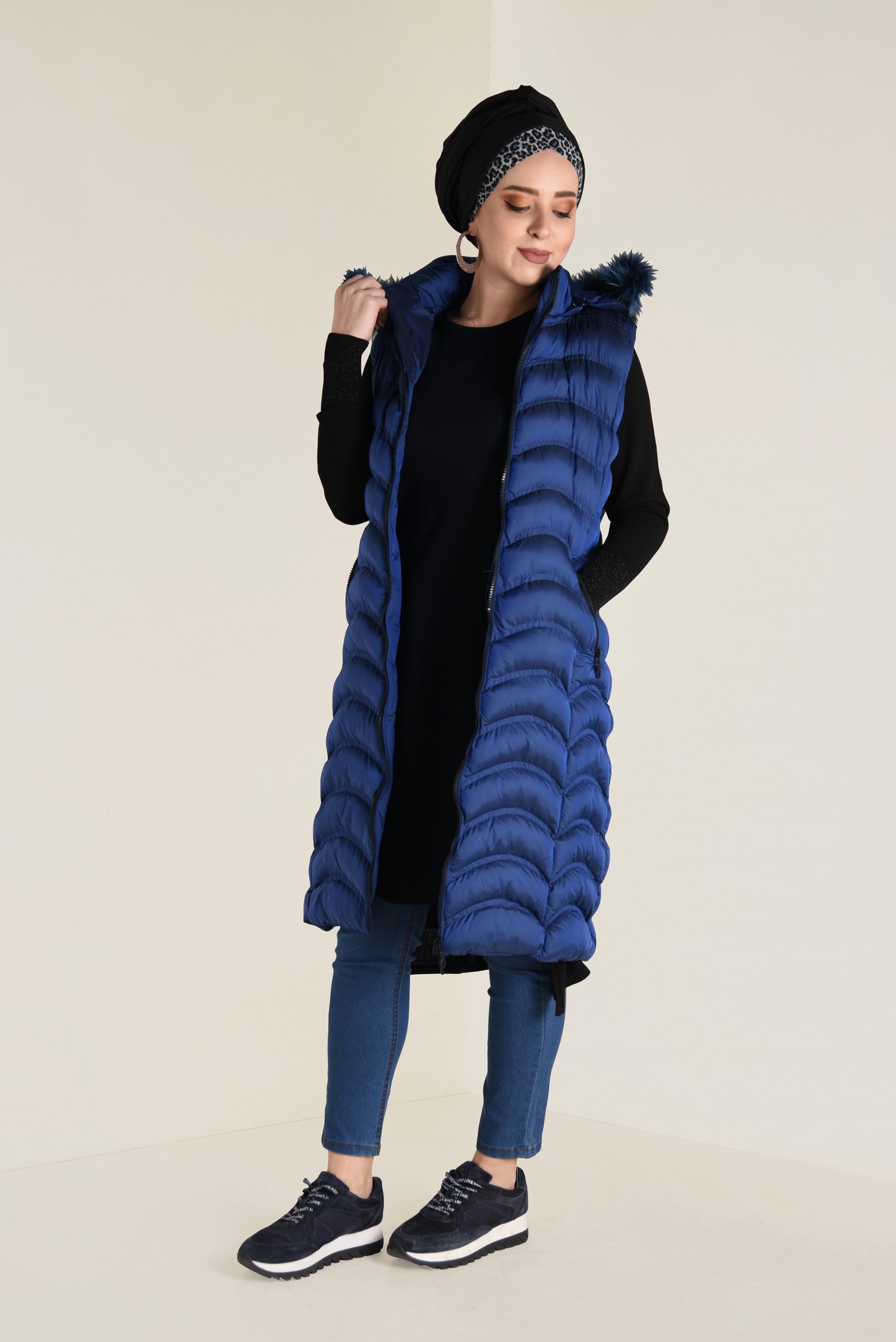 Tesettür giyim LACİVERT KAPÜŞONLU KAPİTONE YELEK 9830