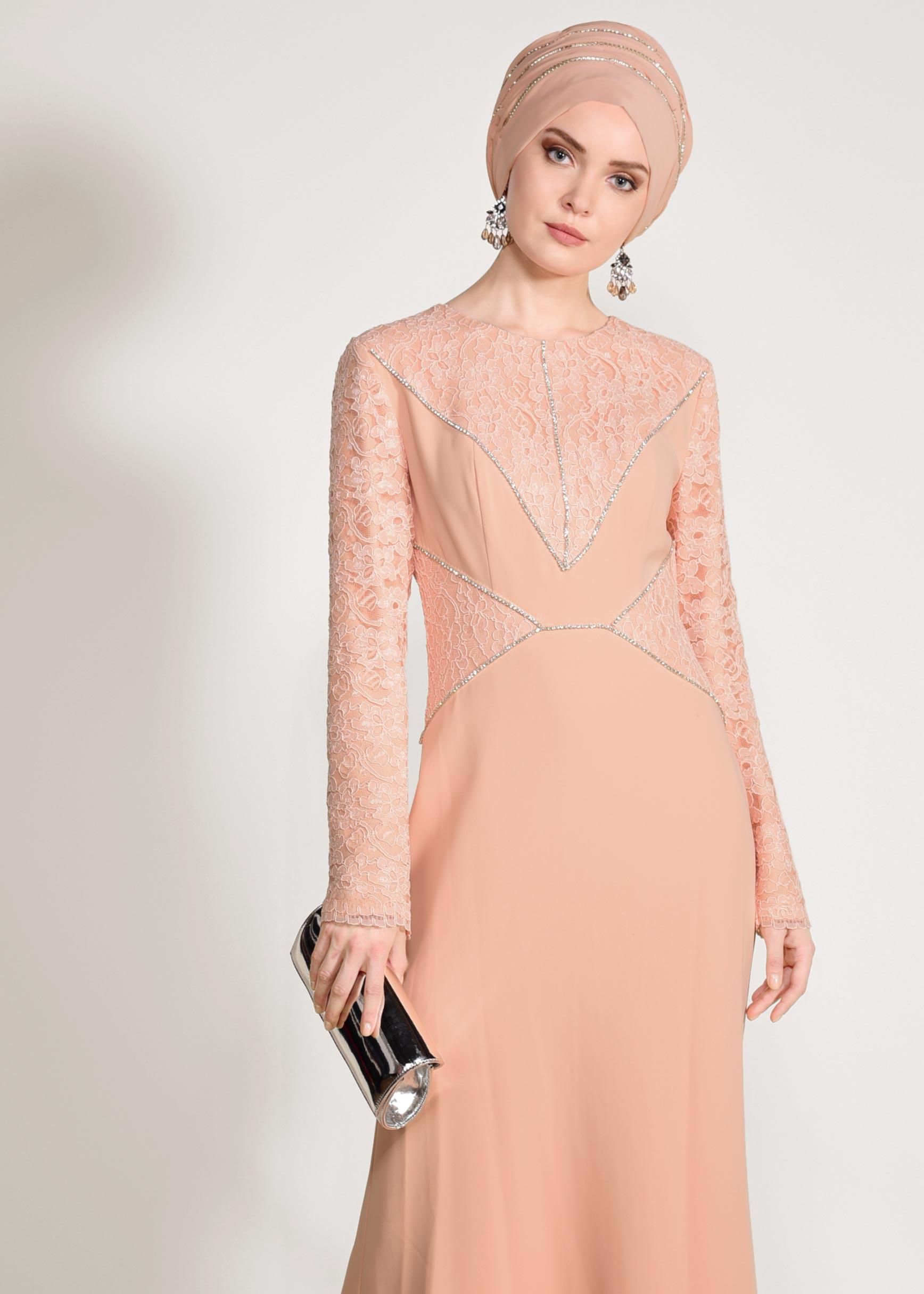Tesettür giyim PUDRA TAŞ DETAYLI GÜPÜRLÜ ABİYE ELBİSE 5423