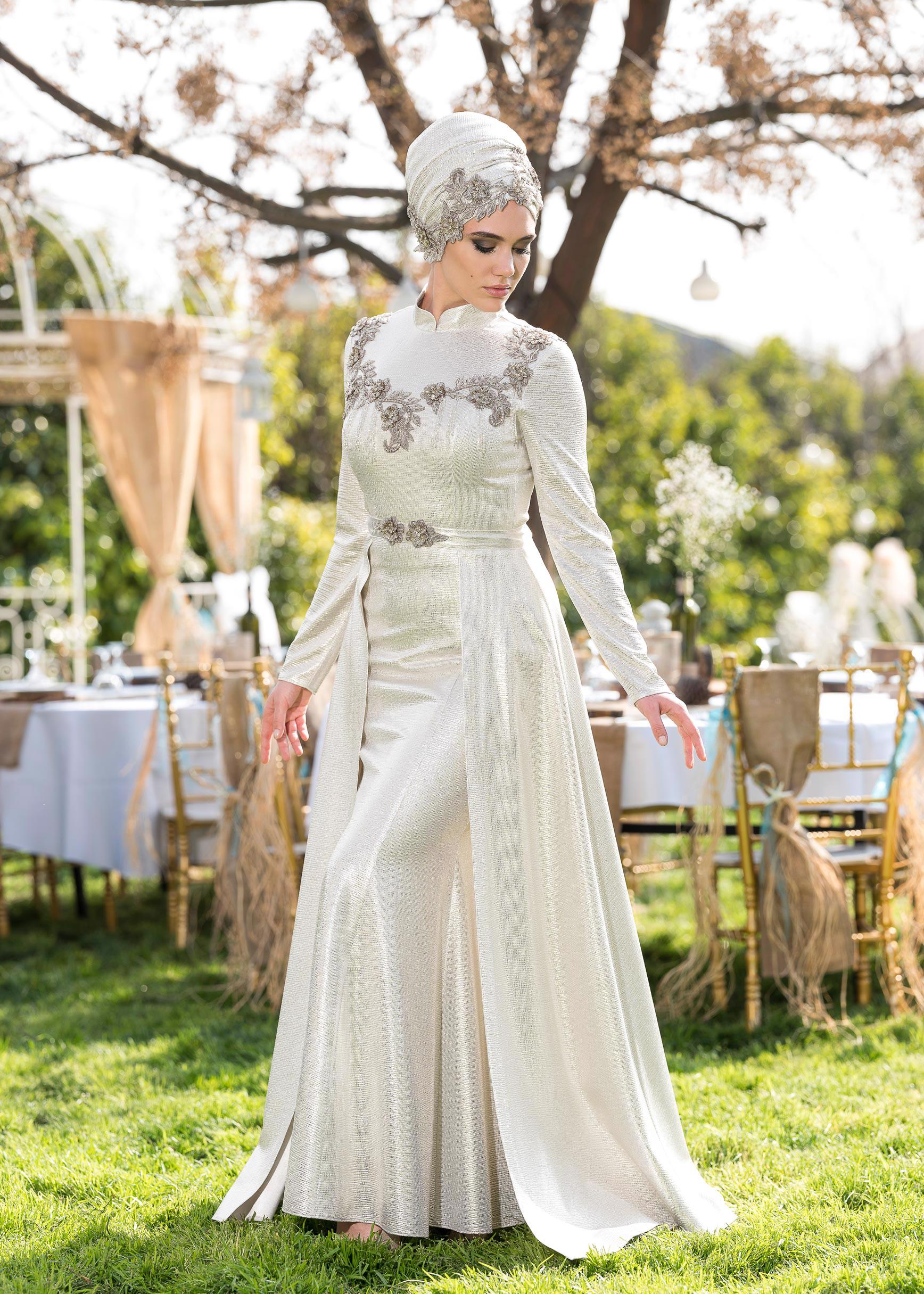 Tesettür giyim BEYAZ HAKİM YAKA ABİYE İŞLEMELİ İKİLİ ELBİSE 5487