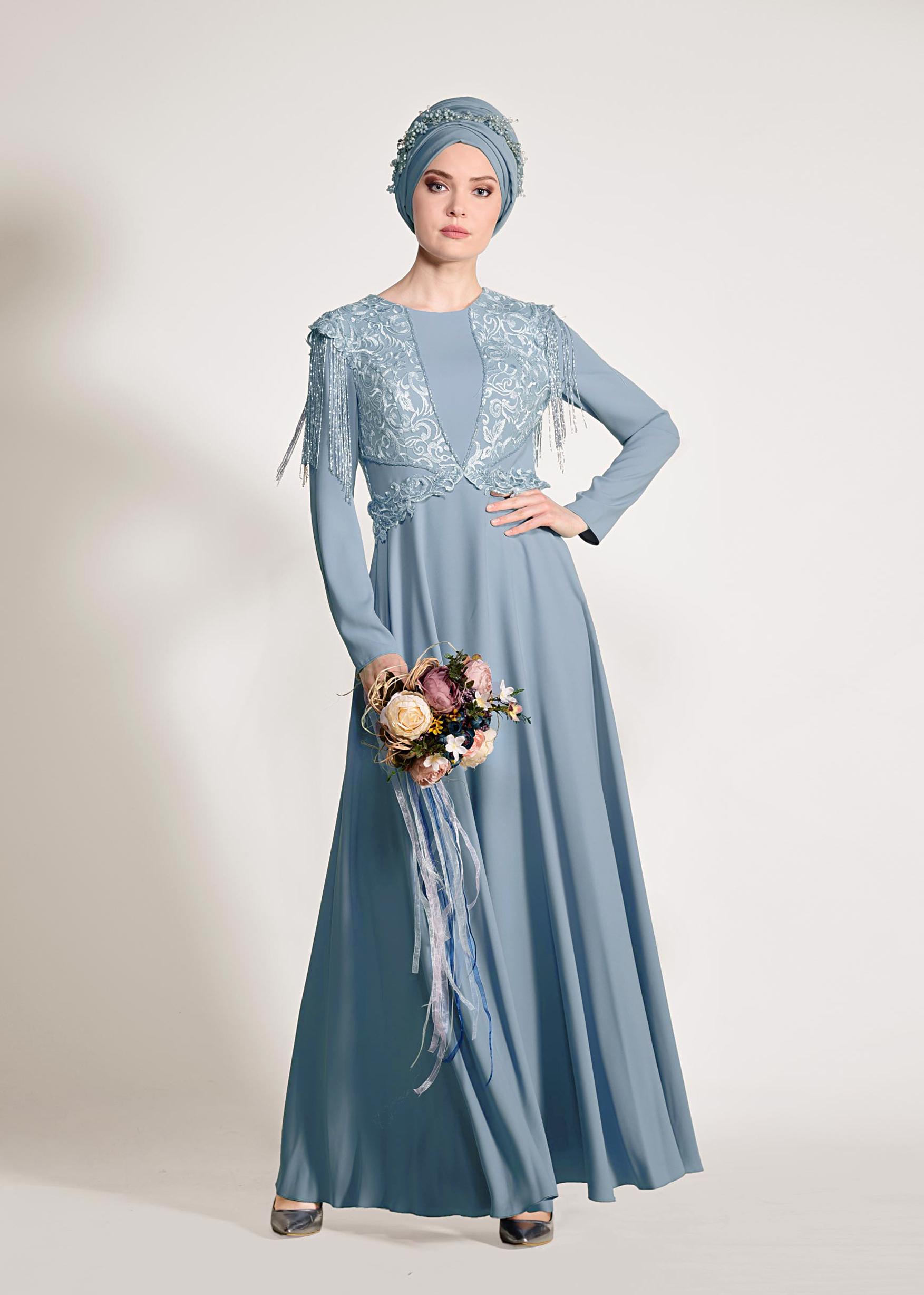 Tesettür giyim MAVİ KOLLARI PÜSKÜLLÜ ABİYE ELBİSE 5500 