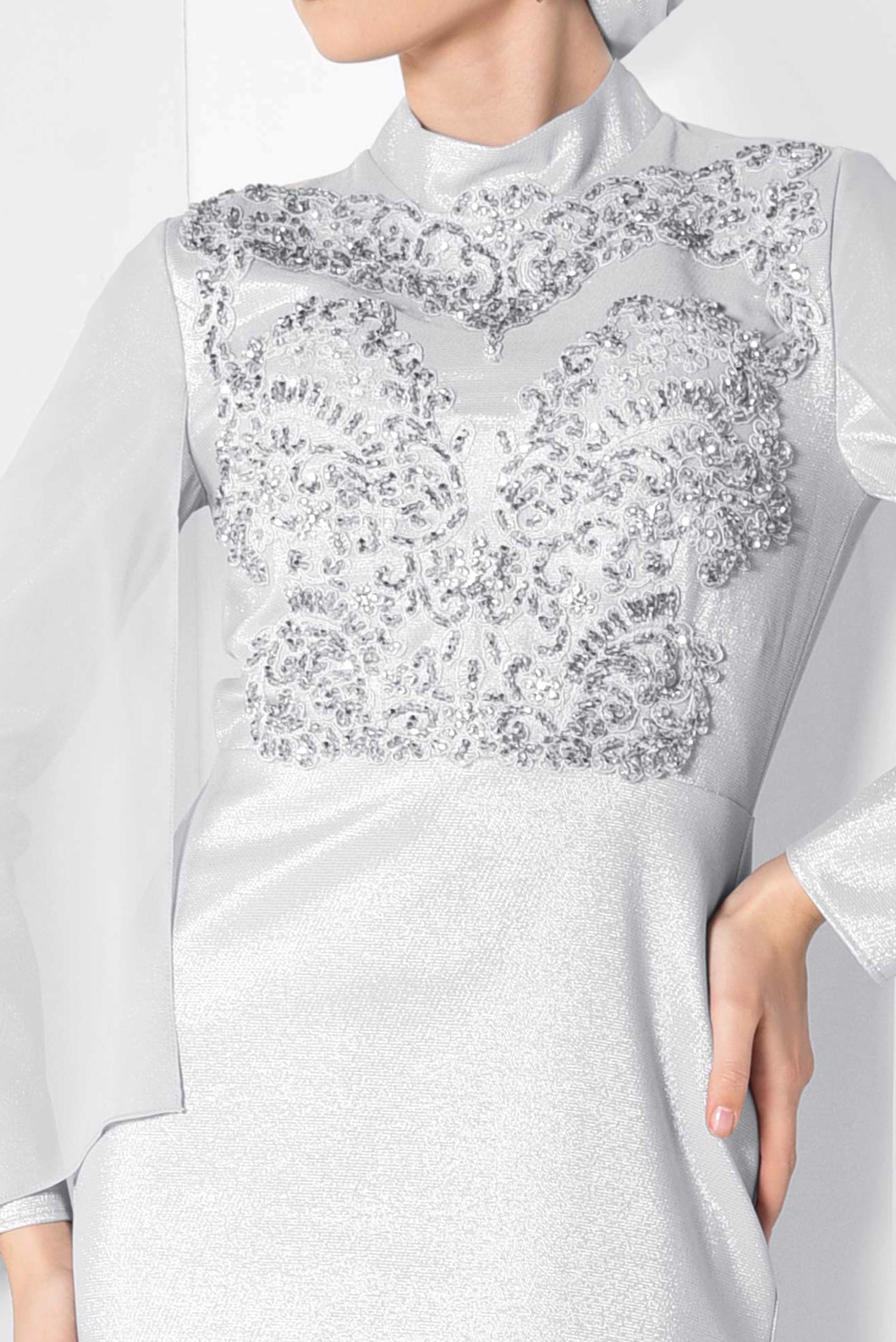 Tesettür giyim GRİ BONCUK İŞLEMELİ SİMLİ ABİYE ELBİSE 5509