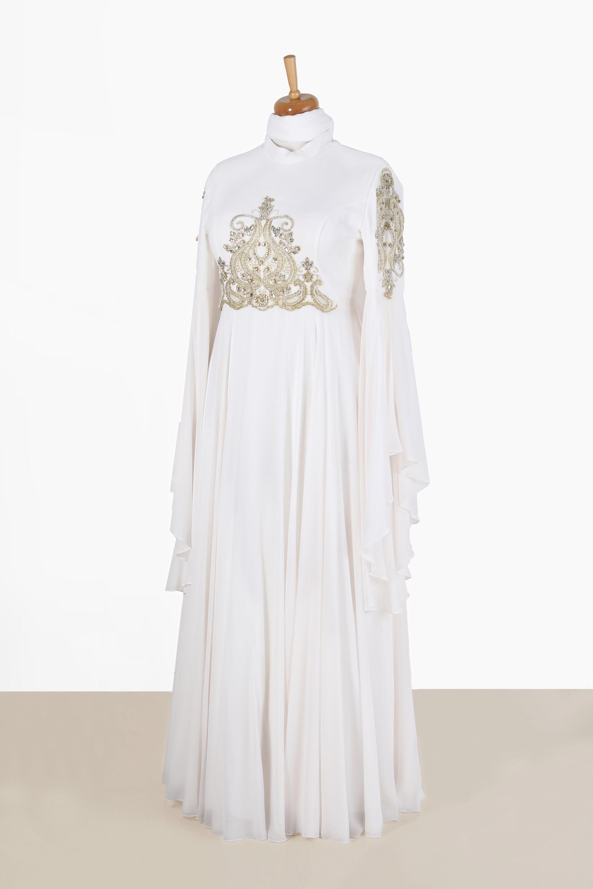 Tesettür giyim BEYAZ SIRMA İŞLEMELİ VOLANLI MULTİ ŞİFON ABİYE 5517	