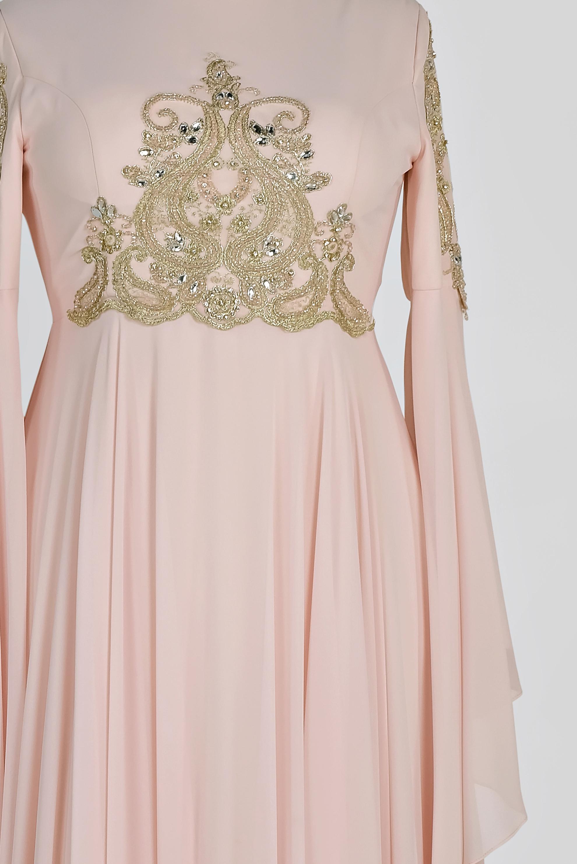 Tesettür giyim PUDRA SIRMA İŞLEMELİ VOLANLI MULTİ ŞİFON ABİYE 5517	