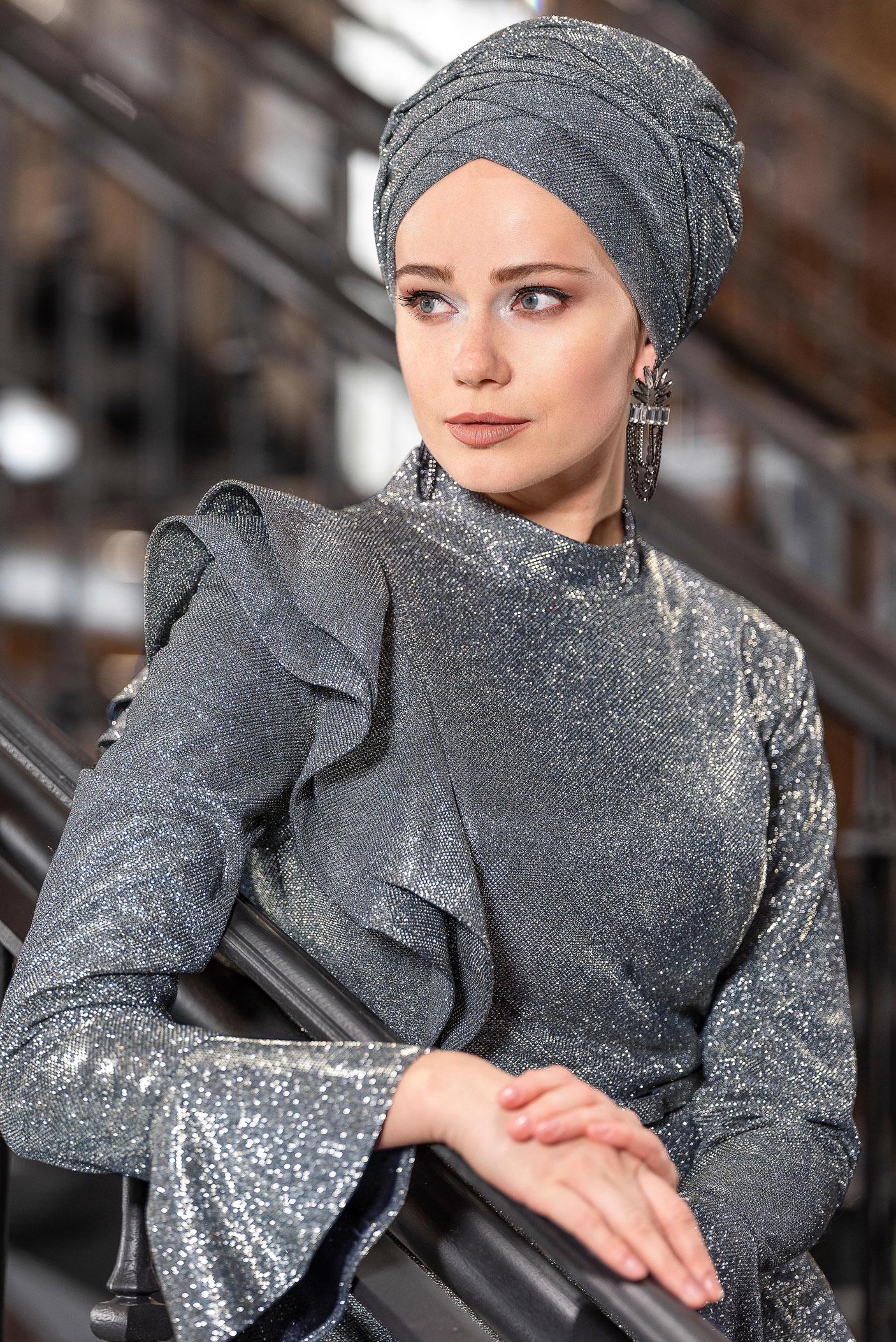 Tesettür giyim SİYAH VOLAN DETAYLI BALIK MODEL SİMLİ ABİYE 5550 