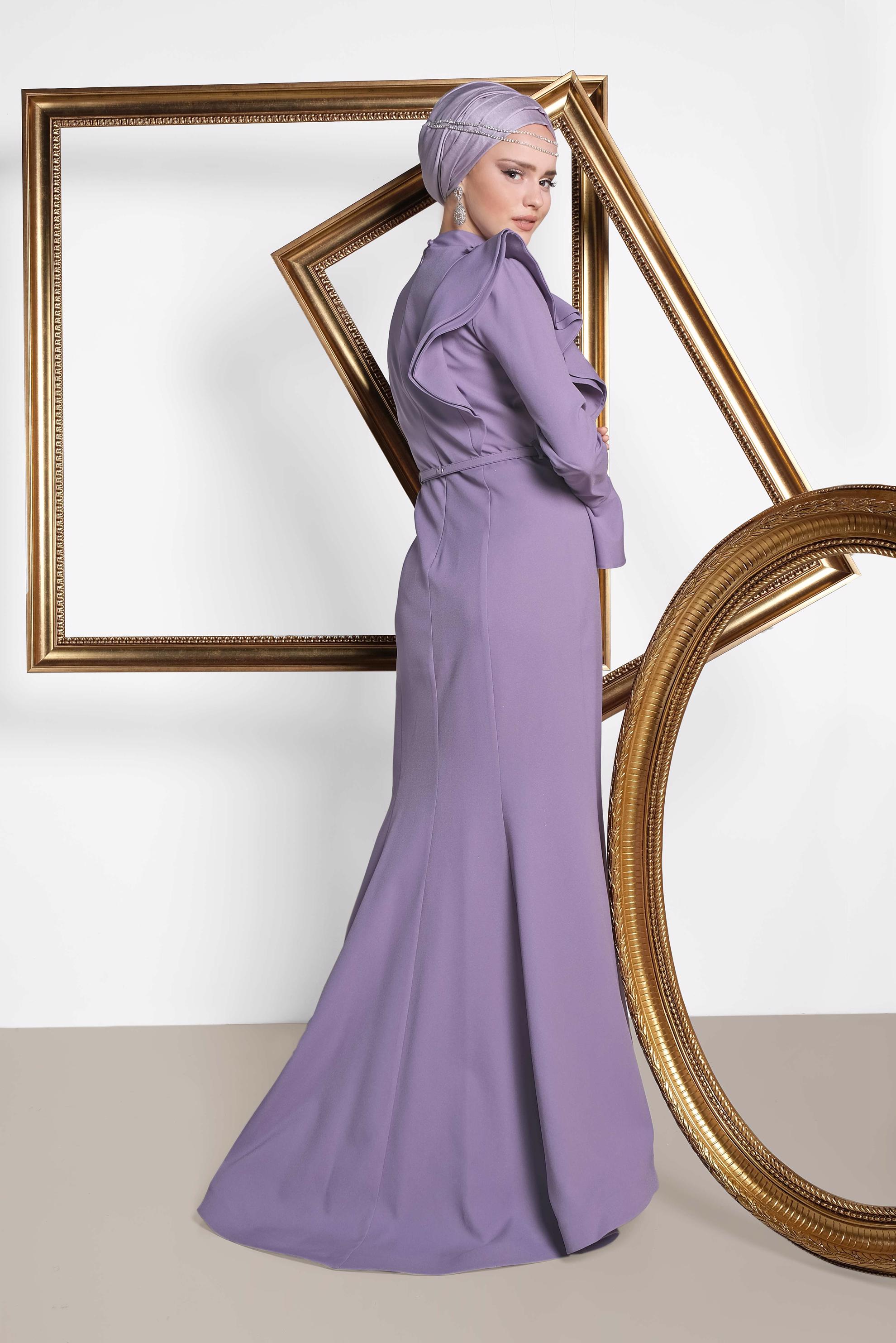 Tesettür giyim MOR TEK OMUZU VOLANLI ÇİÇEK DETAYLI ABİYE ELBİSE 5551